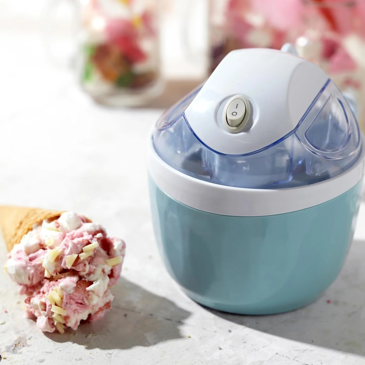 دستگاه بستنی ساز و سوربت ساز 0.5 لیتری Giles & Posner آبی دستگاه بستنی ساز و سوربت ساز 0.5 لیتری Giles & Posner آبی