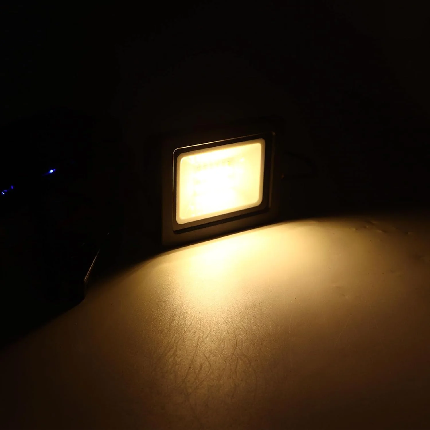 چراغ کار LED Kikumi با قلاب آویز، 7 حالت، نورافکن قابل حمل 24-LED، چراغ جستجو، چراغ کمپینگ برای معدن چراغ کار LED Kikumi با قلاب آویز، 7 حالت، نورافکن قابل حمل 24-LED، چراغ جستجو، چراغ کمپینگ برای معدن