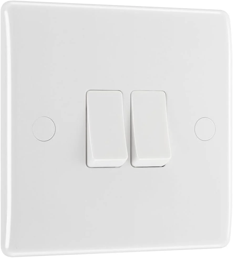 کلید چراغ دیواری دوبل BG Electrical، دو طرفه، لبه گرد، سری Nexus 800، قالب سفید، 20 آمپر، 16AX، 842