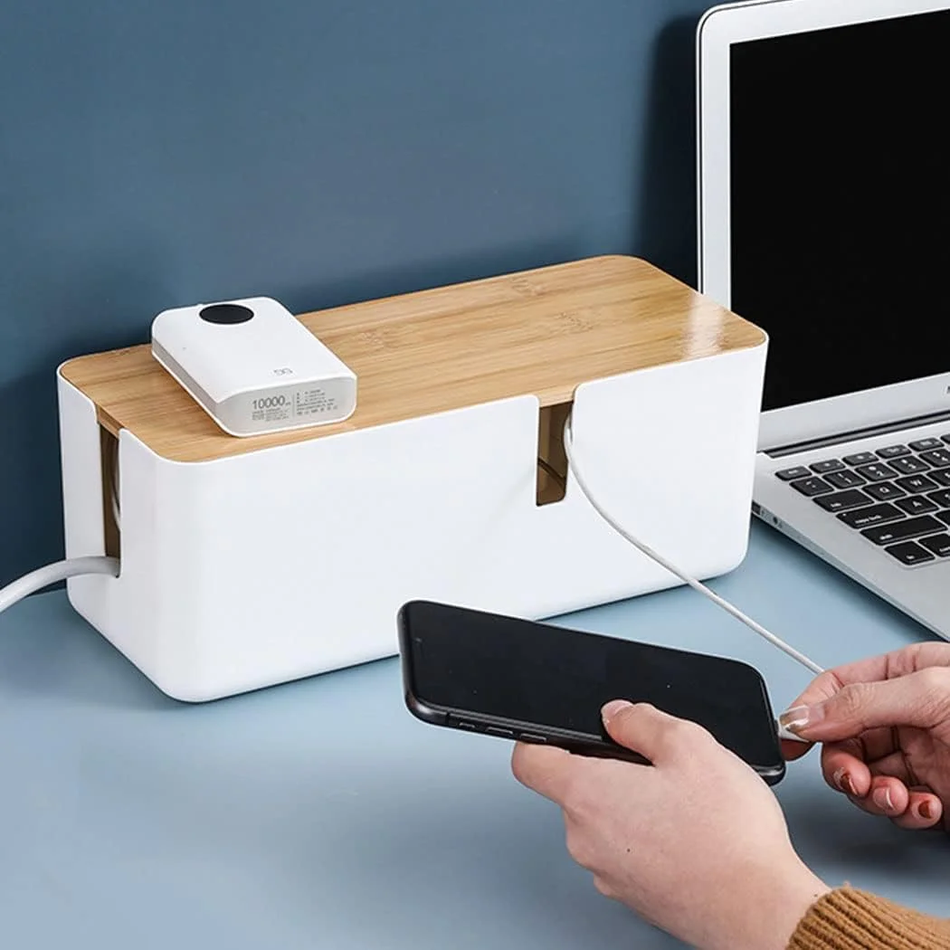 جعبه نظم دهنده کابل AMERTEER، جعبه مدیریت کابل، با درب بامبو برای پوشاندن و پنهان کردن چندراهی برق و سیم ها برای تلویزیون، کامپیوتر، روتر، هاب زیر میز، دفتر کار جعبه نظم دهنده کابل AMERTEER، جعبه مدیریت کابل، با درب بامبو برای پوشاندن و پنهان کردن چندراهی برق و سیم ها برای تلویزیون، کامپیوتر، روتر، هاب زیر میز، دفتر کار