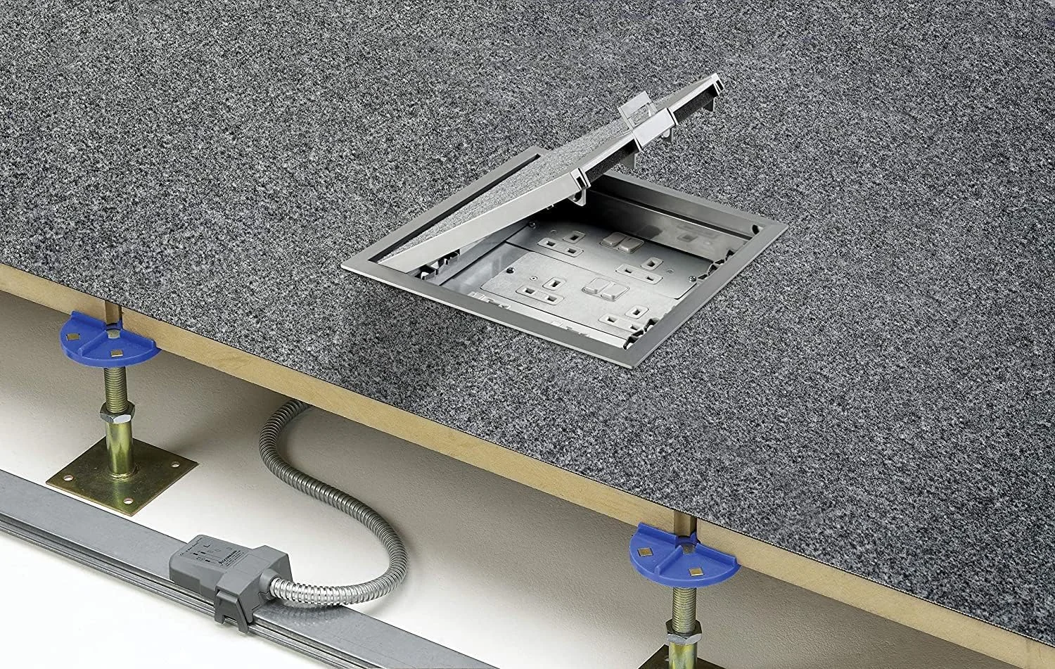 سیستم مدیریت کابل رویال اپکس - جعبه پریز کف کاذب الکتریکی با 3 محفظه سیستم مدیریت کابل رویال اپکس - جعبه پریز کف کاذب الکتریکی با 3 محفظه