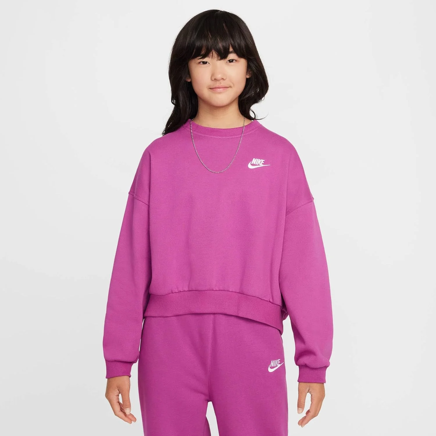 سویشرت دخترانه نایک Sportswear Club Fleece با یقه گرد و مدل جعبهای (دخترانه) سویشرت دخترانه نایک Sportswear Club Fleece با یقه گرد و مدل جعبهای (دخترانه)