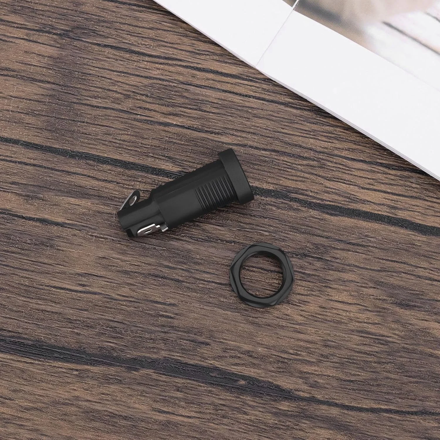 ای‌مگ‌تک 10 عدد هولدر فیوز پنلی 5x20mm، هولدر فیوز پیچی، لوله فیوز 10 آمپر 250 ولت، سوراخ نصب 12 میلی‌متر برای نصب پنل، تجهیزات الکتریکی، موتورسیکلت