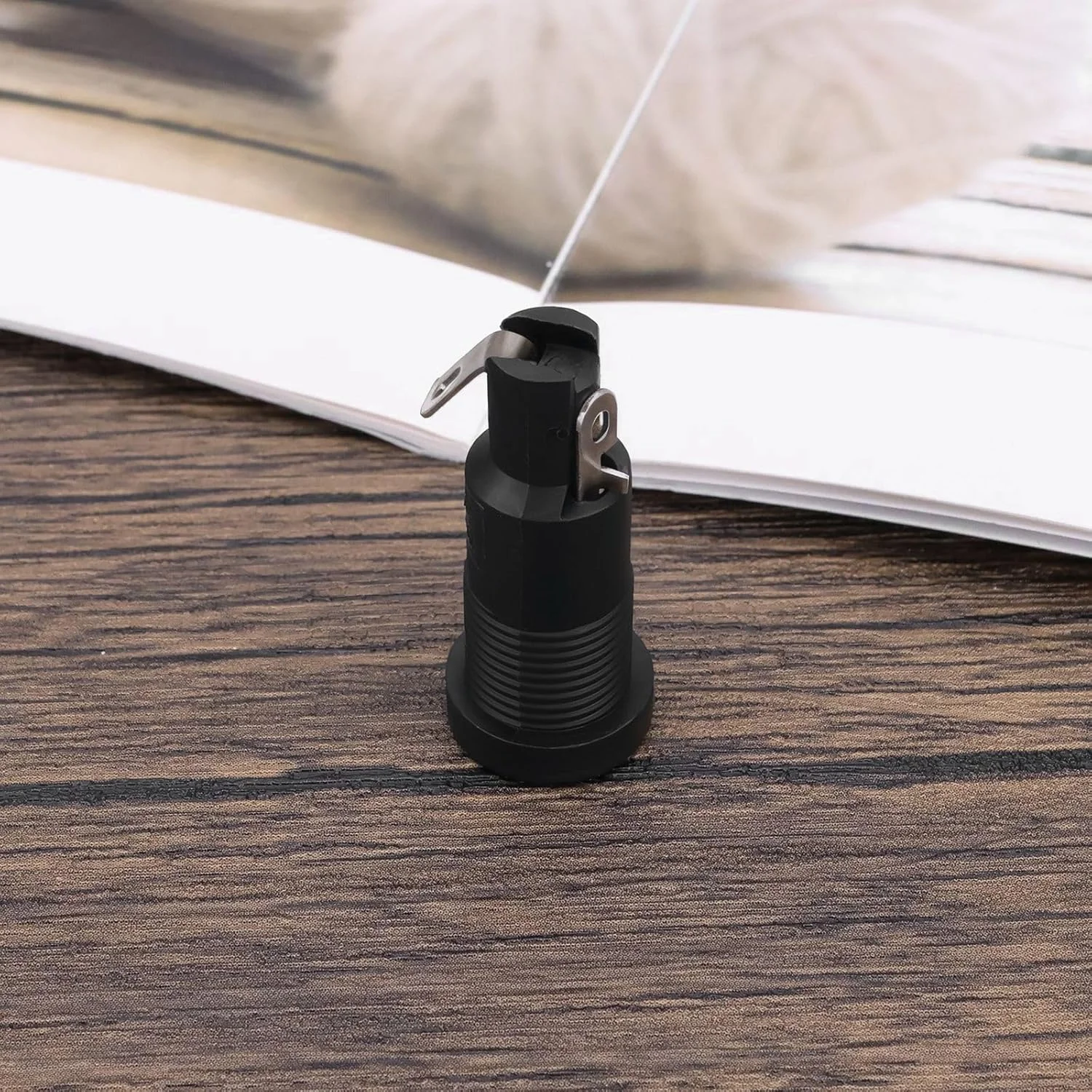 ای‌مگ‌تک 10 عدد هولدر فیوز پنلی 5x20mm، هولدر فیوز پیچی، لوله فیوز 10 آمپر 250 ولت، سوراخ نصب 12 میلی‌متر برای نصب پنل، تجهیزات الکتریکی، موتورسیکلت