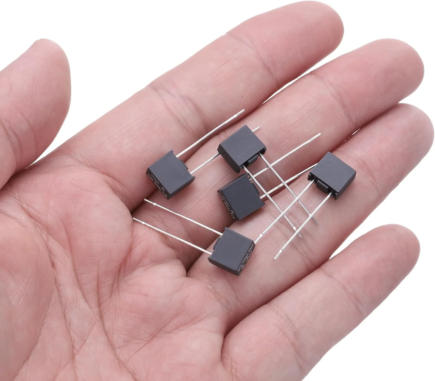 کوآرکزمان بسته 20 عددی فیوزهای مینیاتوری مربعی اسلومیکرو DIP برای قطعات الکترونیکی تعمیرات PCB LCD، T80mA 80mA 250V، مشکی کوآرکزمان بسته 20 عددی فیوزهای مینیاتوری مربعی اسلومیکرو DIP برای قطعات الکترونیکی تعمیرات PCB LCD، T80mA 80mA 250V، مشکی