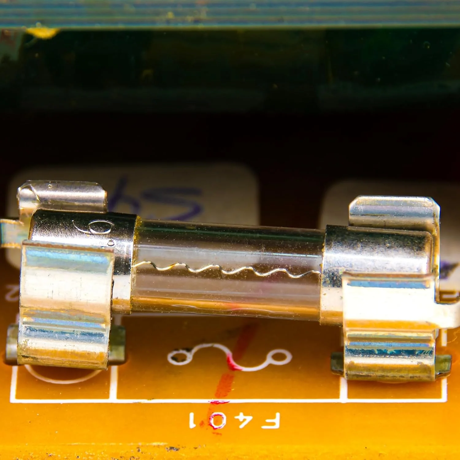 فیوز شیشه ای 3 آمپر QUARKZMAN، 3.6 × 10 میلی متر، بسته 20 عددی فیوزهای مینیاتوری با ویژگی رهش آهسته، فیوز 125 ولت برای لوازم خانگی
