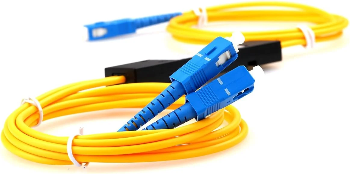 اسپلیتر PLC فیبر نوری FTTH کلوشی 1:2 با پیگتیل SC، دستگاه انشعاب نوری اسپلیتر PLC فیبر نوری FTTH کلوشی 1:2 با پیگتیل SC، دستگاه انشعاب نوری
