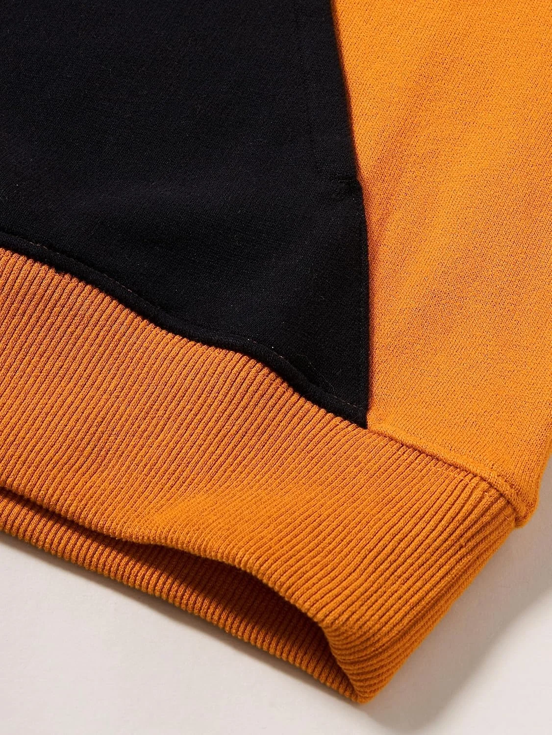 سویشرت کلاه دار پسرانه United Colors Of Benetton مدل MAGLIA G/C M/L 3J74C15C8 (بسته 1 عددی)