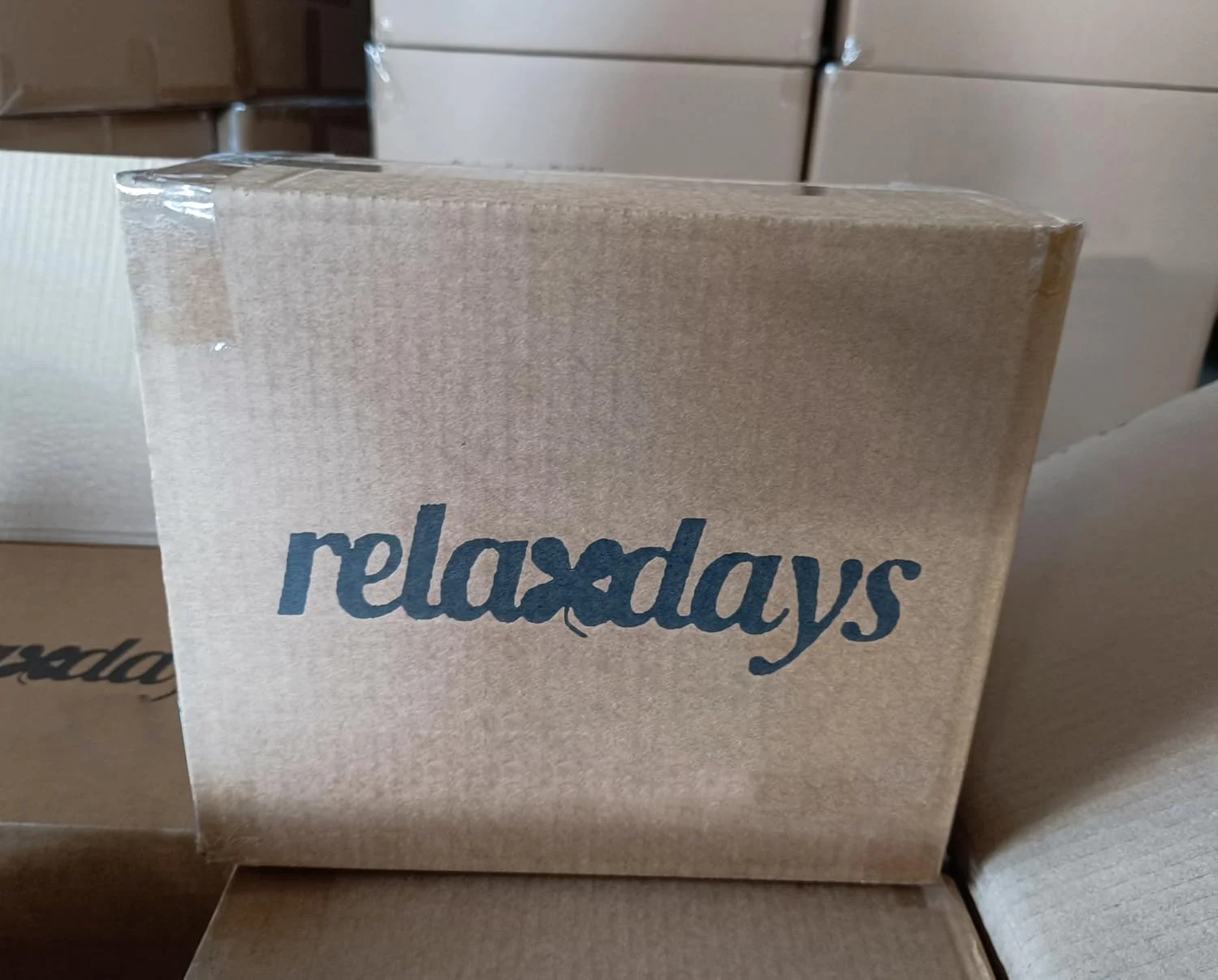 شلف شناور Relaxdays، شش ضلعی دیواری، قاب مشبک، آهن و MDF، ارتفاع×عرض×ضخامت: 35x31x13.5 سانتی متر، مشکی/قهوه ای روشن، تخته فیبر 50% آهن