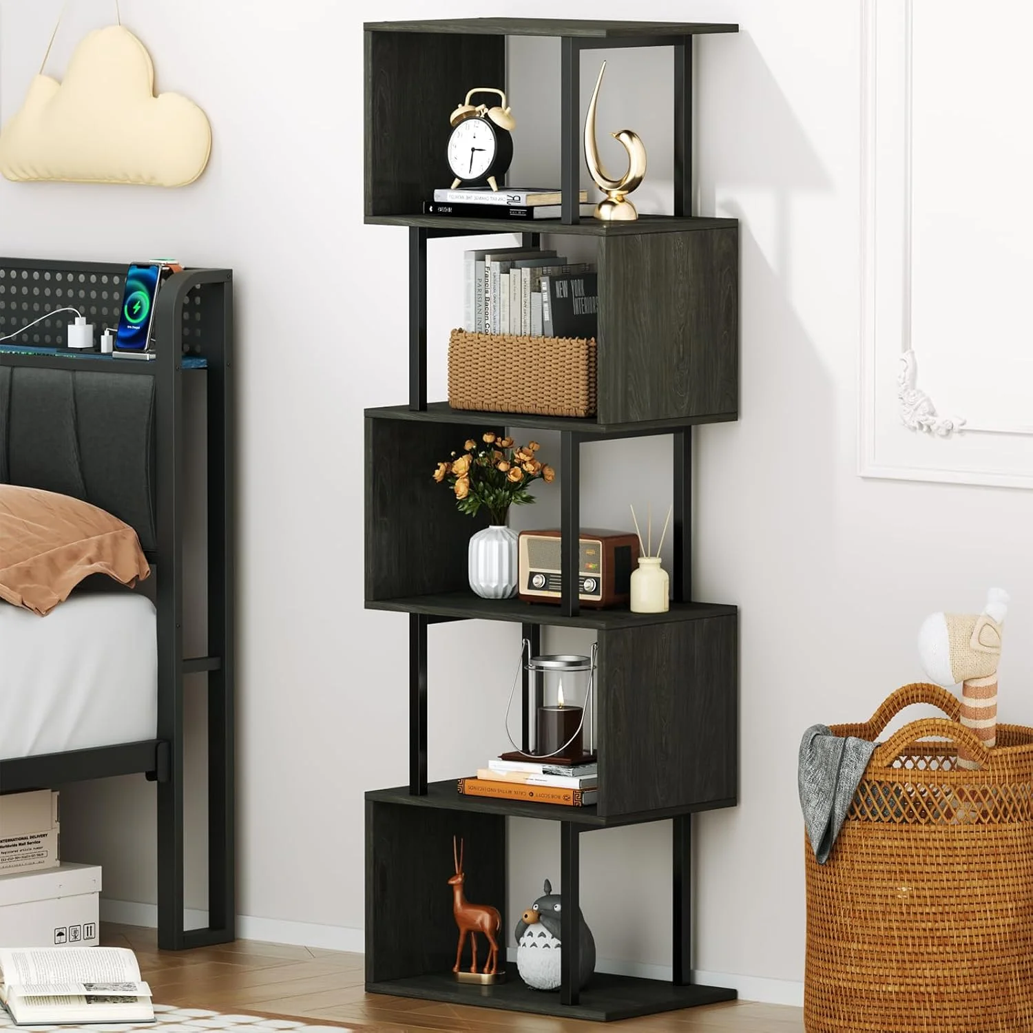 قفسه کتاب 6 طبقه Furologee، کتابخانه هندسی بلند، قفسه ایستاده نمایشگر صنعتی S شکل، قفسه تقسیم کننده اتاق فلزی و چوبی تزئینی برای اتاق خواب، اتاق نشیمن، دفتر کار، بلوط مشکی روشن