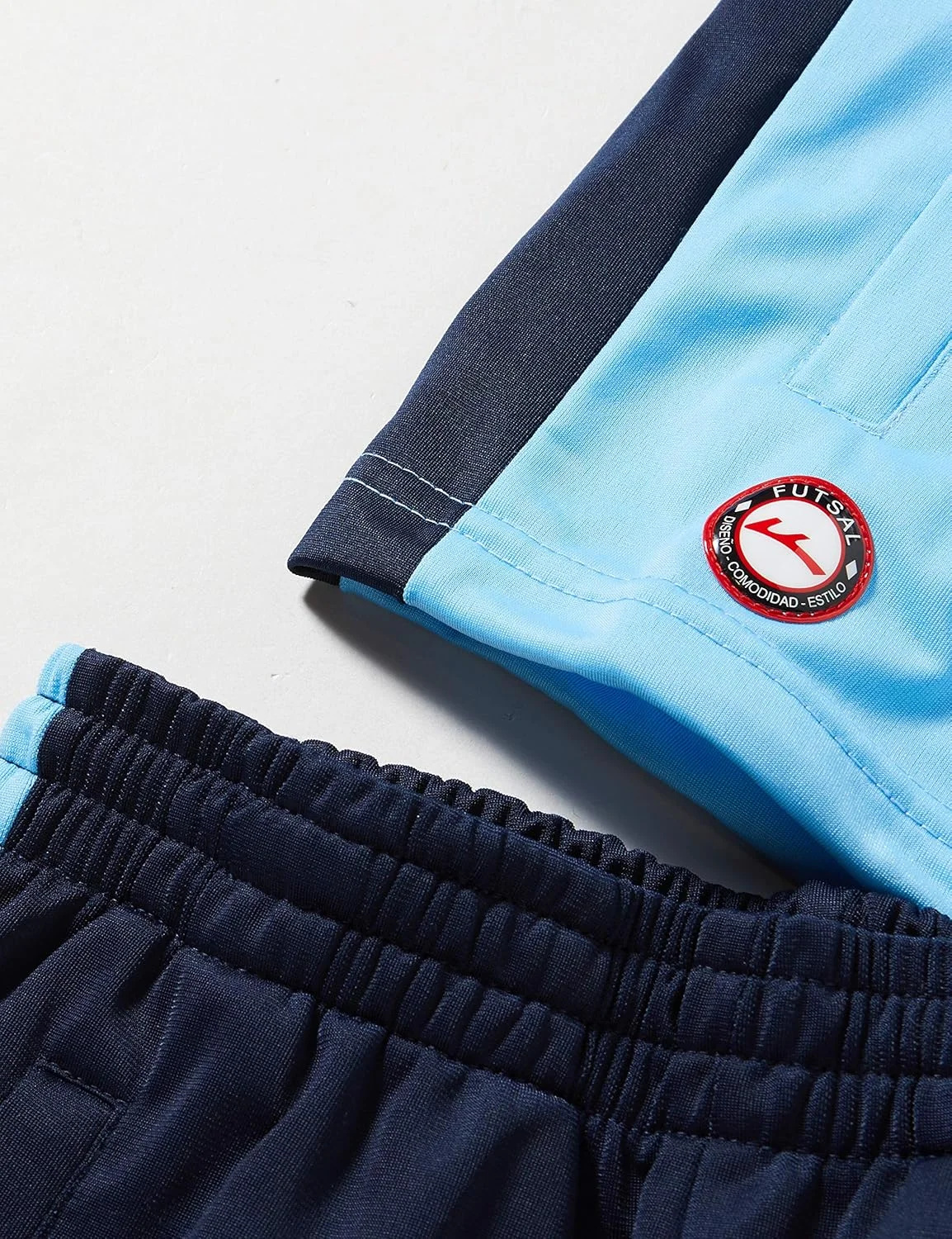 گرمکن ورزشی پسرانه فوتسال مدل Chandal Toledo گرمکن ورزشی پسرانه فوتسال مدل Chandal Toledo