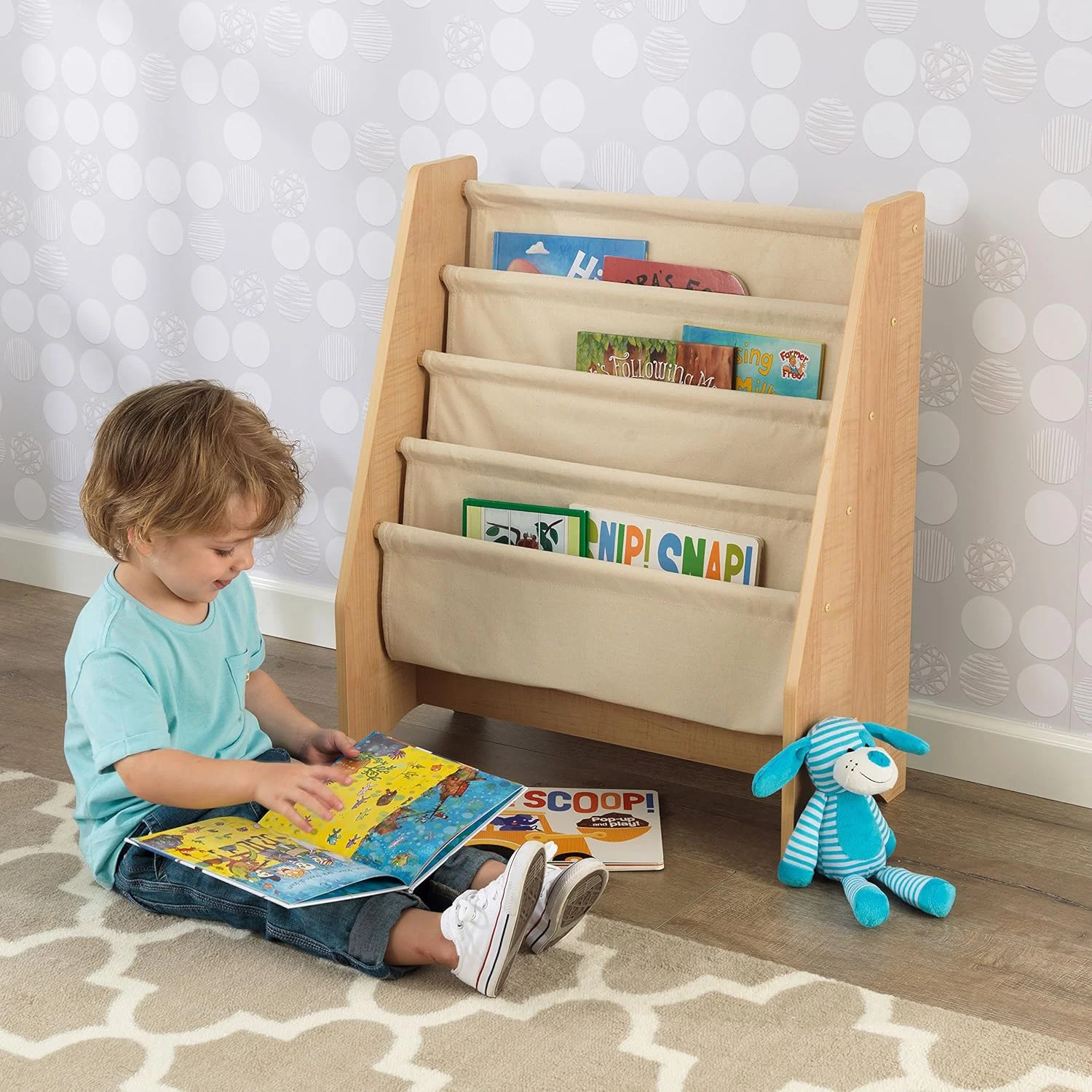 کتابخانه چوبی اسلینگ کودک KidKraft 14221، مبلمان اتاق خواب کودک، قفسه نمایش و قفسه نگهداری کتاب، رنگ های طبیعی کتابخانه چوبی اسلینگ کودک KidKraft 14221، مبلمان اتاق خواب کودک، قفسه نمایش و قفسه نگهداری کتاب، رنگ های طبیعی