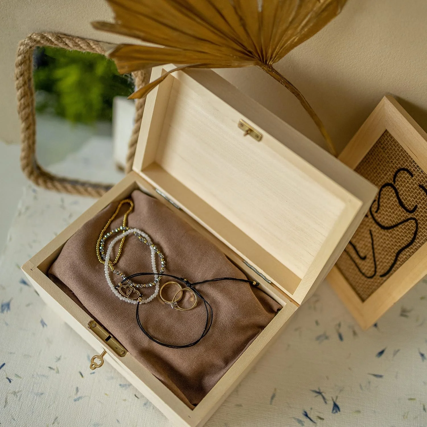 جعبه جواهرات چوبی قفلدار بزرگ Creative Deco | 20 x 14.5 x 11.7 سانتیمتر | جعبه نگهداری با درب، قفل و کلید | ساده، رنگ نشده و خام | صندوقچه گنجینه یادگاری صنایع دستی جعبه جواهرات چوبی قفلدار بزرگ Creative Deco | 20 x 14.5 x 11.7 سانتیمتر | جعبه نگهداری با درب، قفل و کلید | ساده، رنگ نشده و خام | صندوقچه گنجینه یادگاری صنایع دستی