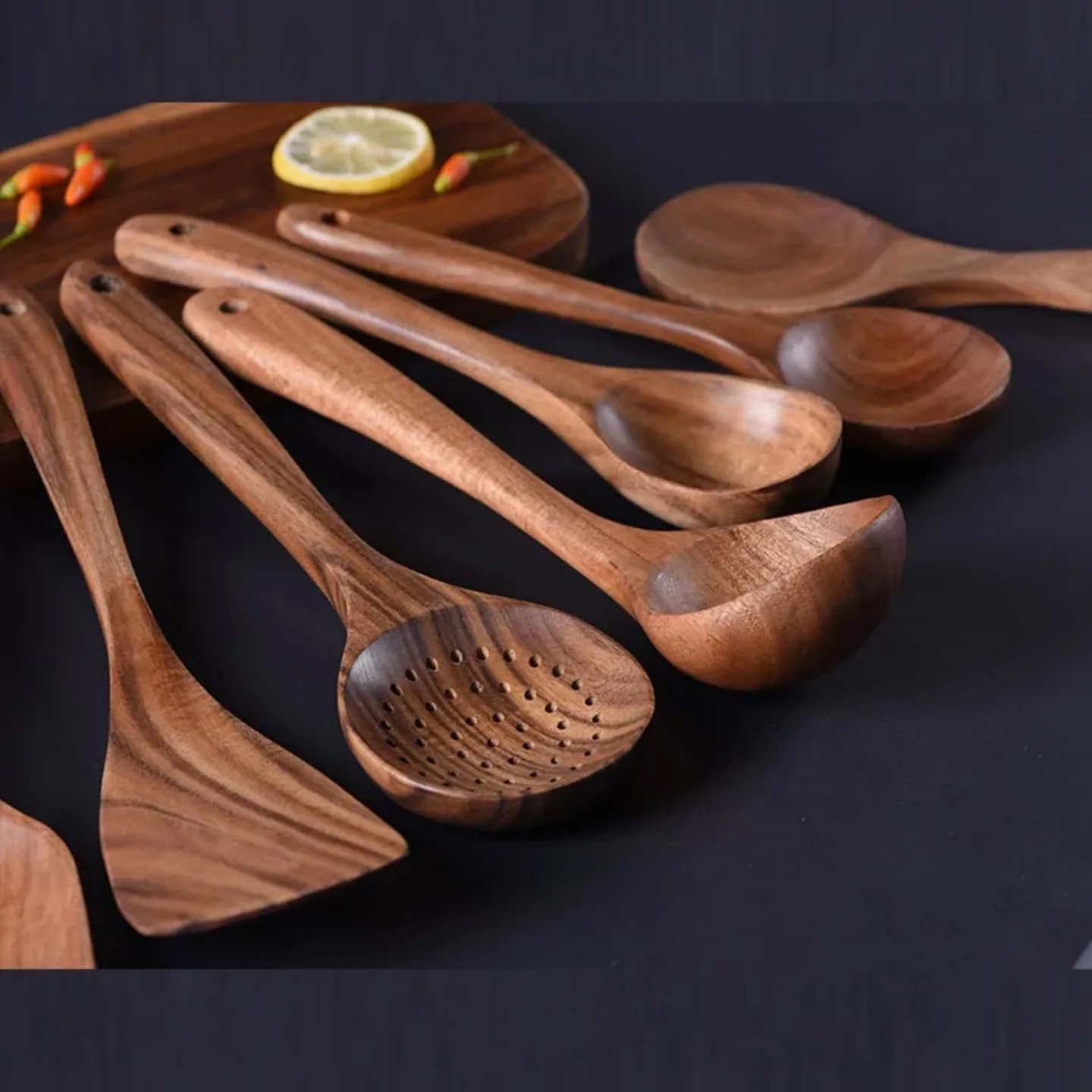 ست قاشق آشپزی چوبی از جنس چوب ساج AFZAL KITCHEN، این ست 7 تکه از چوب ساج طبیعی ساخته شده است، دسته بلندتر ست قاشق آشپزی چوبی از جنس چوب ساج AFZAL KITCHEN، این ست 7 تکه از چوب ساج طبیعی ساخته شده است، دسته بلندتر