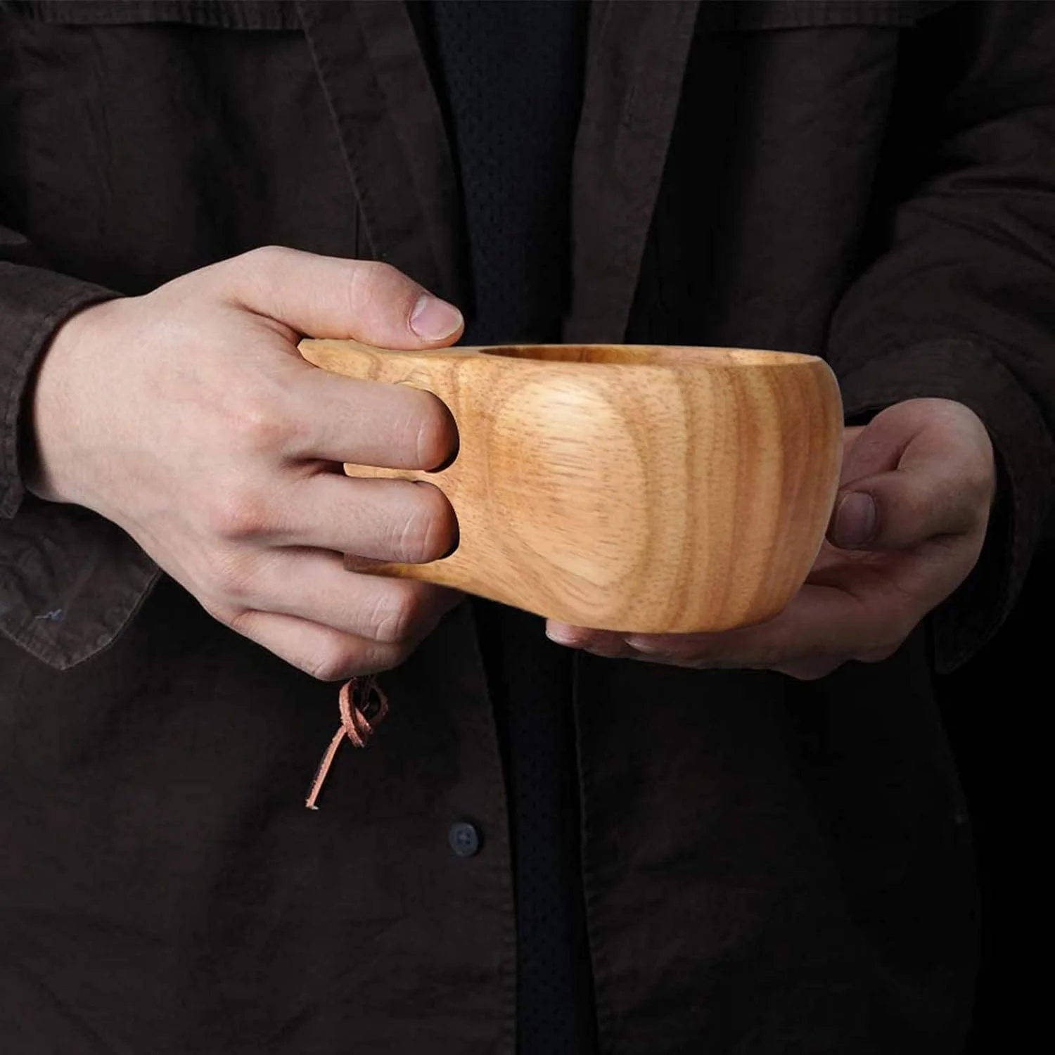 ماگ چوبی طبیعی ELECDON، ست 2 عددی ماگ کمپینگ چوبی از جنس چوب بلوط طبیعی، فنجان قهوه دست ساز، فنجان فضای باز با بند چرمی، ظروف قابل حمل برای پیاده روی ماگ چوبی طبیعی ELECDON، ست 2 عددی ماگ کمپینگ چوبی از جنس چوب بلوط طبیعی، فنجان قهوه دست ساز، فنجان فضای باز با بند چرمی، ظروف قابل حمل برای پیاده روی