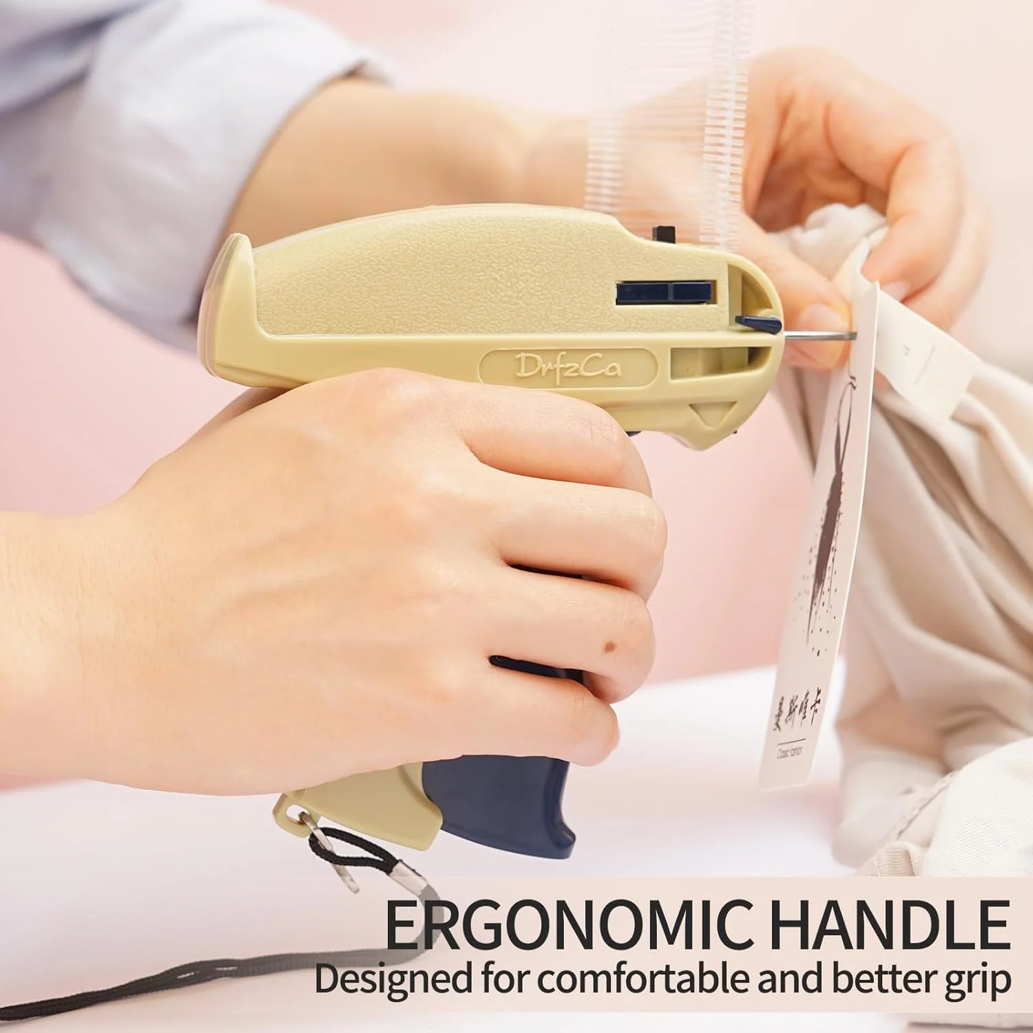 تفنگ برچسب زن برای لباس، کیت تفنگ برچسب قیمت استاندارد خرده فروشی برای برچسب زدن لباس با 6 سوزن و 5000 عدد بست خاردار و کیف سازمان دهنده برای انبار فروشگاه، فروش امانی، حراج گاراژی