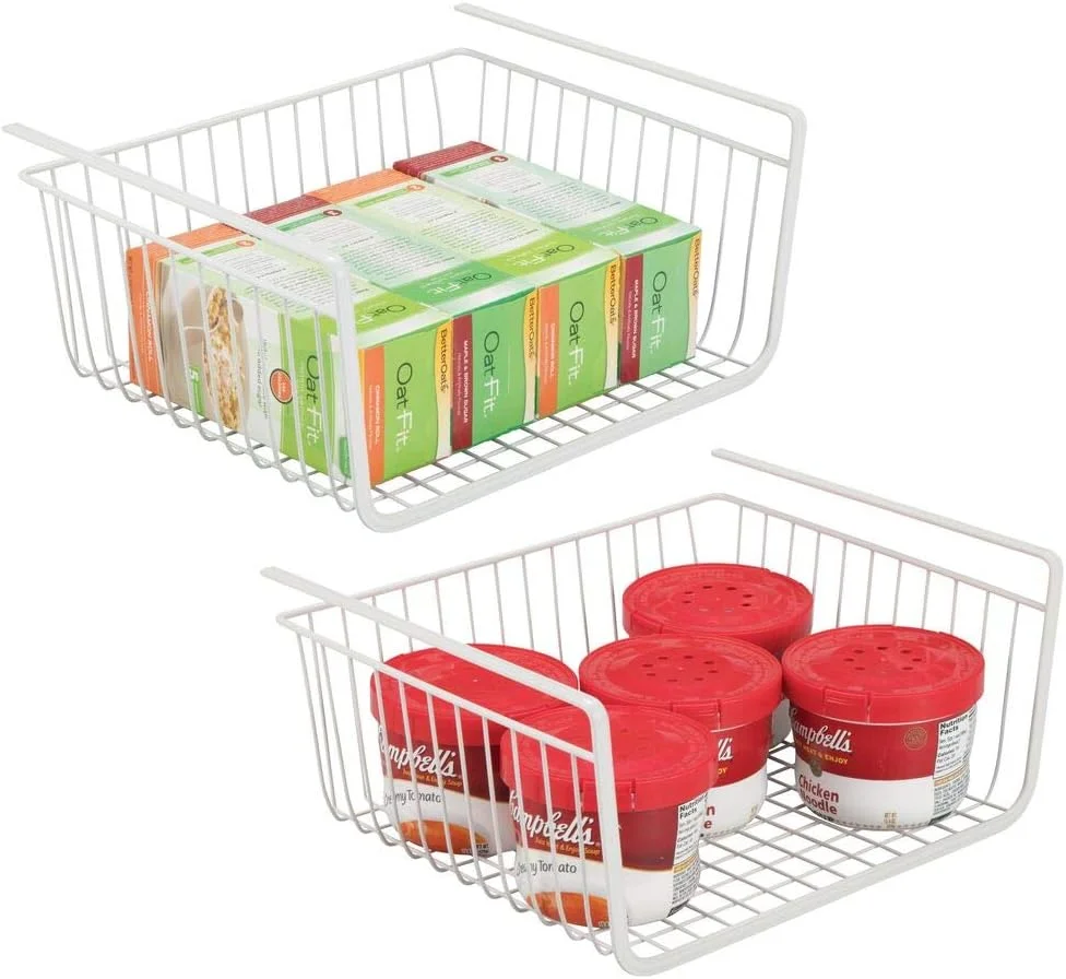 سبد آویز فلزی زیر قفسه mDesign با جلوی باز برای سازماندهی کابینت آشپزخانه، کمدهای دیواری، انباری، قفسه ها - بزرگ، بسته 2 عددی - سفید