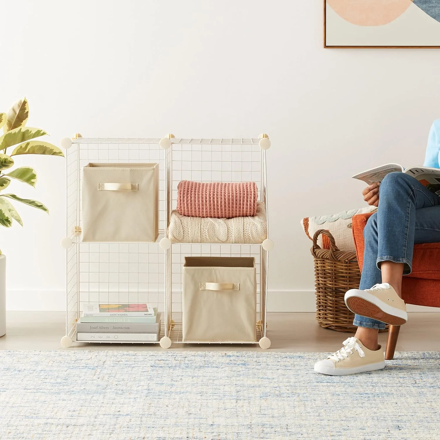 قفسه های ذخیره سازی سیمی 4 مکعبی آمازون بیسیکس، سفید، 37 سانتی متر عمق × 77 سانتی متر عرض × 77 سانتی متر ارتفاع