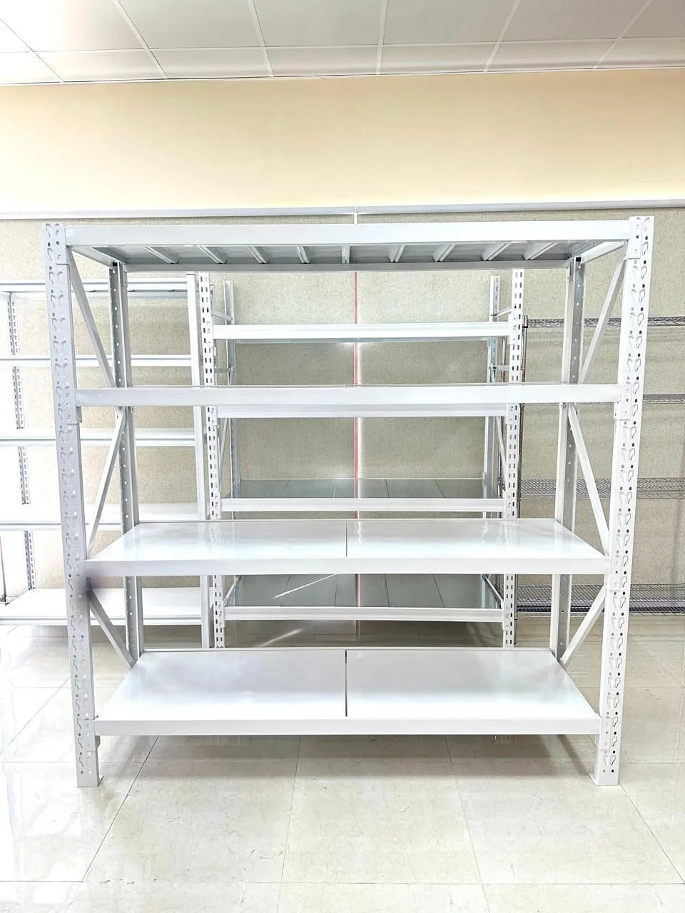 قفسه بندی گاراژ سنگین فلزی انبار 4 طبقه 1 خلیج قفسه بندی ذخیره سازی خانه آشپزخانه > ذخیره سازی قفسه بندی گاراژ قفسه فولادی ظرفیت 200 کیلوگرم هر قفسه سفید و آبی (200 x 60 x 200)