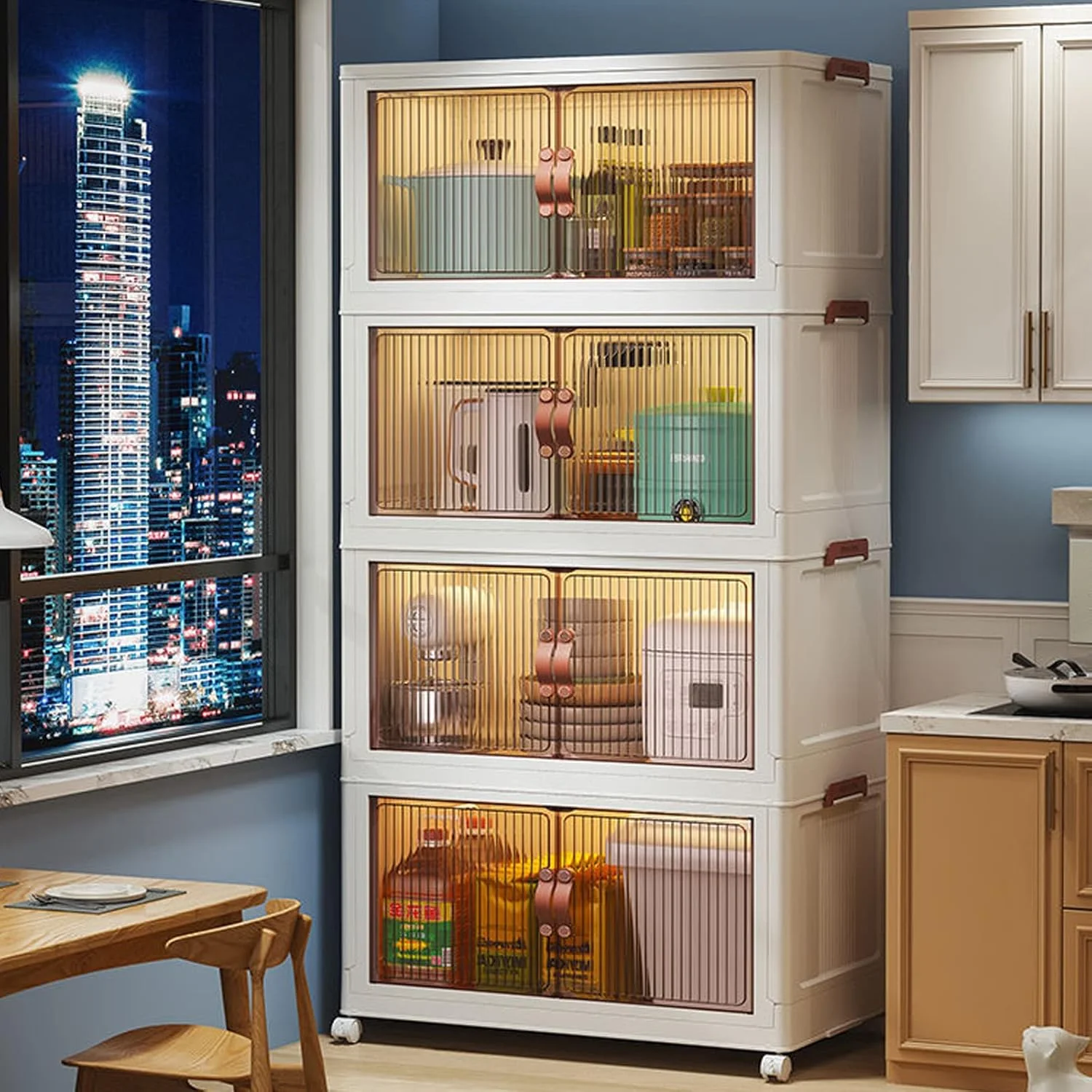 کابینت ذخیره سازی تاشو چند لایه، قفسه کابینت ذخیره سازی ایستاده با ظرفیت بزرگ، جعبه ذخیره سازی اسباب بازی ضد گرد و غبار شفاف و قابل مشاهده، قفسه تنقلات، قفسه کتاب با چرخ های جهانی (4 لایه)