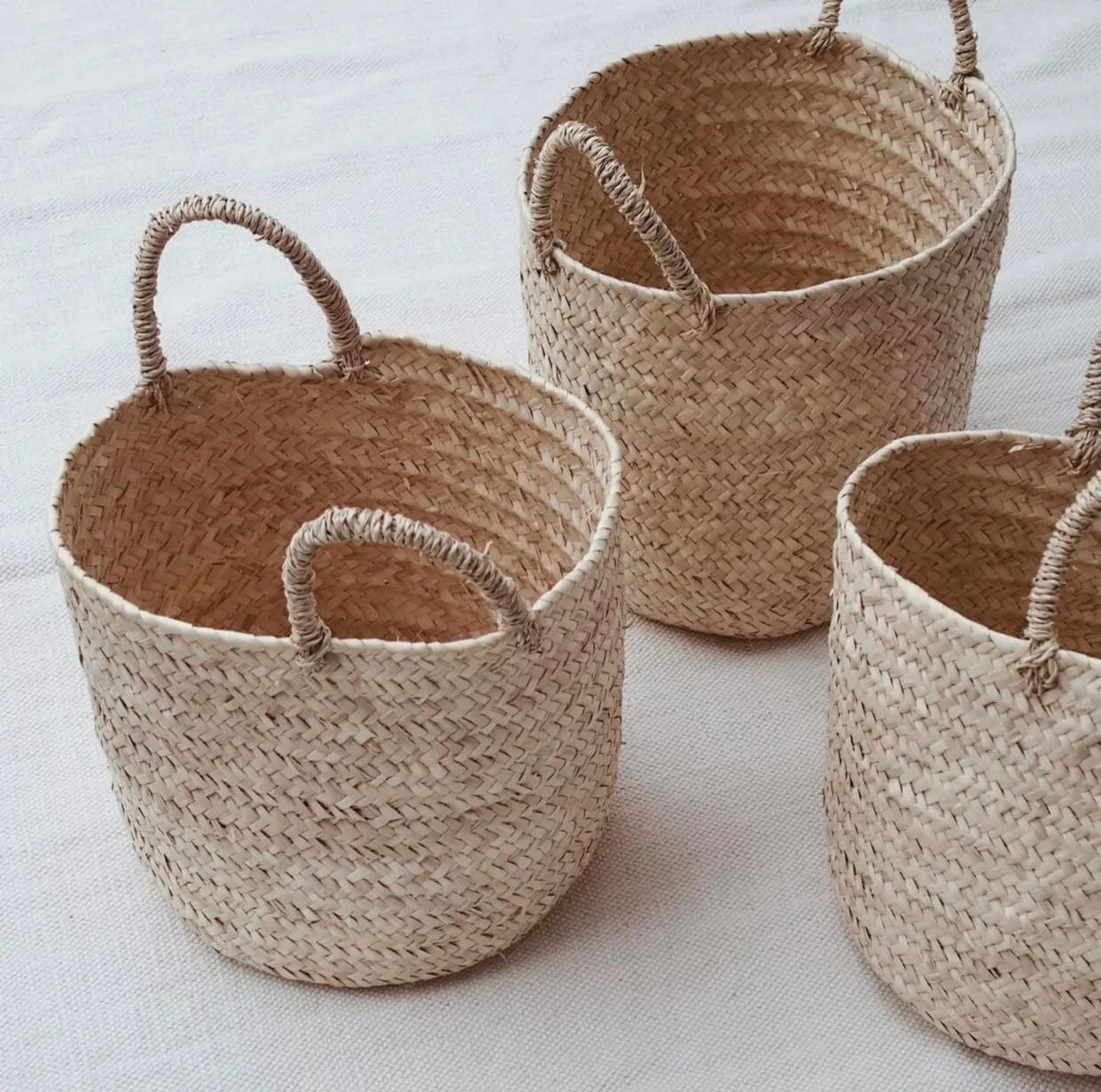 سبد برگ نخل مستقیم بزرگ، سبد حصیری ذخیره سازی، کیف خرید عالی برای خریدهای روزانه شما، برای یک روز در ساحل، دکوراسیون بوهمی. سایز 30 * 30 سانتی متر سبد برگ نخل مستقیم بزرگ، سبد حصیری ذخیره سازی، کیف خرید عالی برای خریدهای روزانه شما، برای یک روز در ساحل، دکوراسیون بوهمی. سایز 30 * 30 سانتی متر