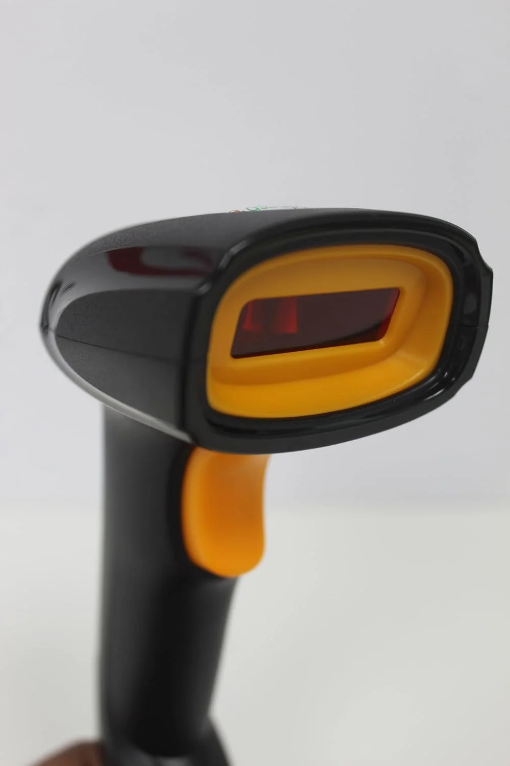 اسکنر بارکد تک بعدی آستراپوس مدل Pos به همراه سیم و پایه | بارکد خوان | USB سیمی | سازگار با سیستم کامپیوتری | مناسب برای سوپرمارکت، خرده فروشی، کتابخانه، لجستیک، انبار رستوران