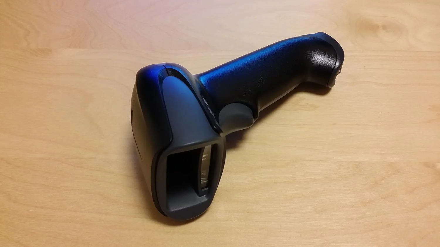 اسکنر بارکد لیزری بلوتوث بی سیم Honeywell 1902GSR، شامل پایه و سیم USB اسکنر بارکد لیزری بلوتوث بی سیم Honeywell 1902GSR، شامل پایه و سیم USB