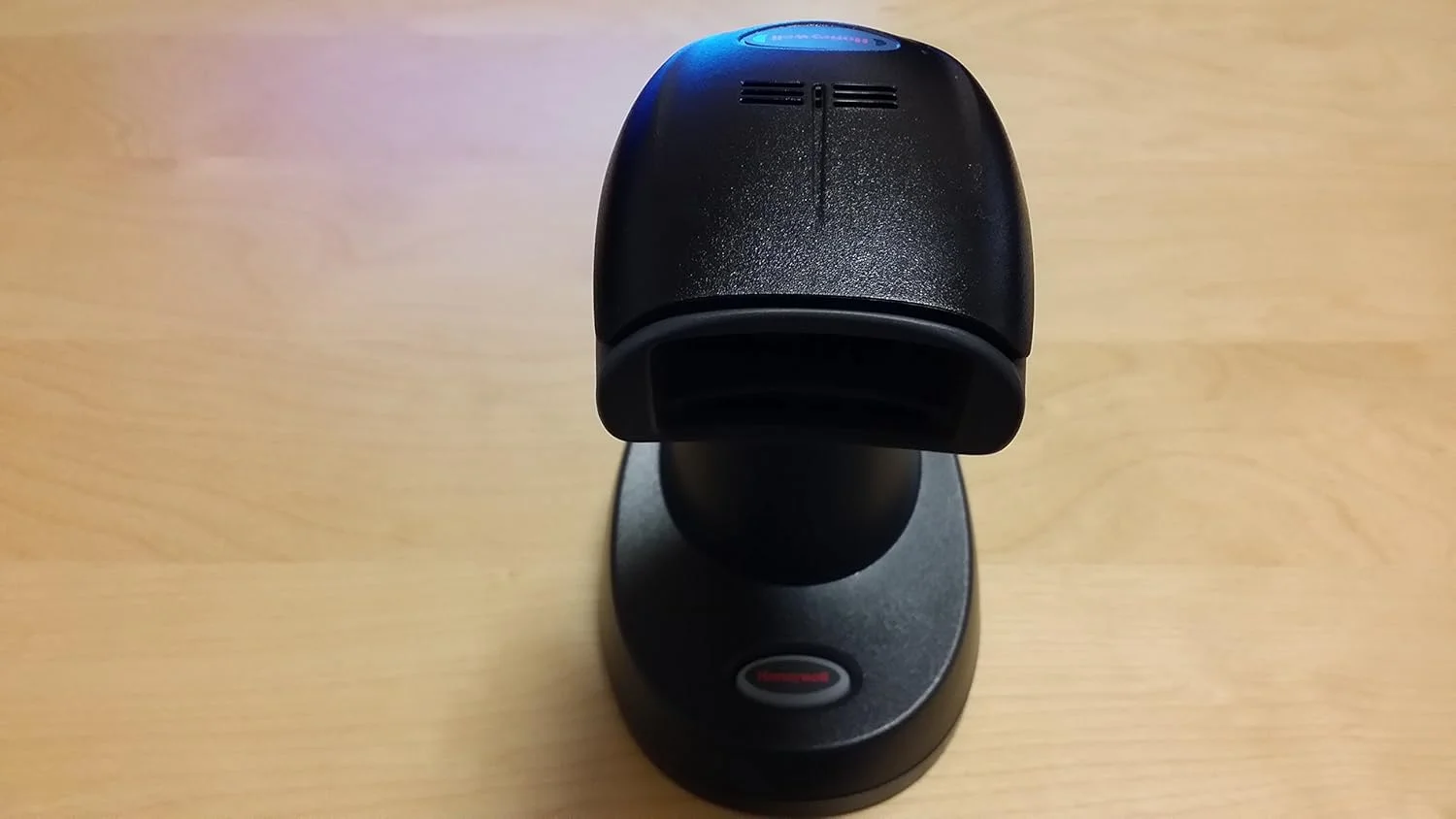 اسکنر بارکد لیزری بلوتوث بی سیم Honeywell 1902GSR، شامل پایه و سیم USB اسکنر بارکد لیزری بلوتوث بی سیم Honeywell 1902GSR، شامل پایه و سیم USB