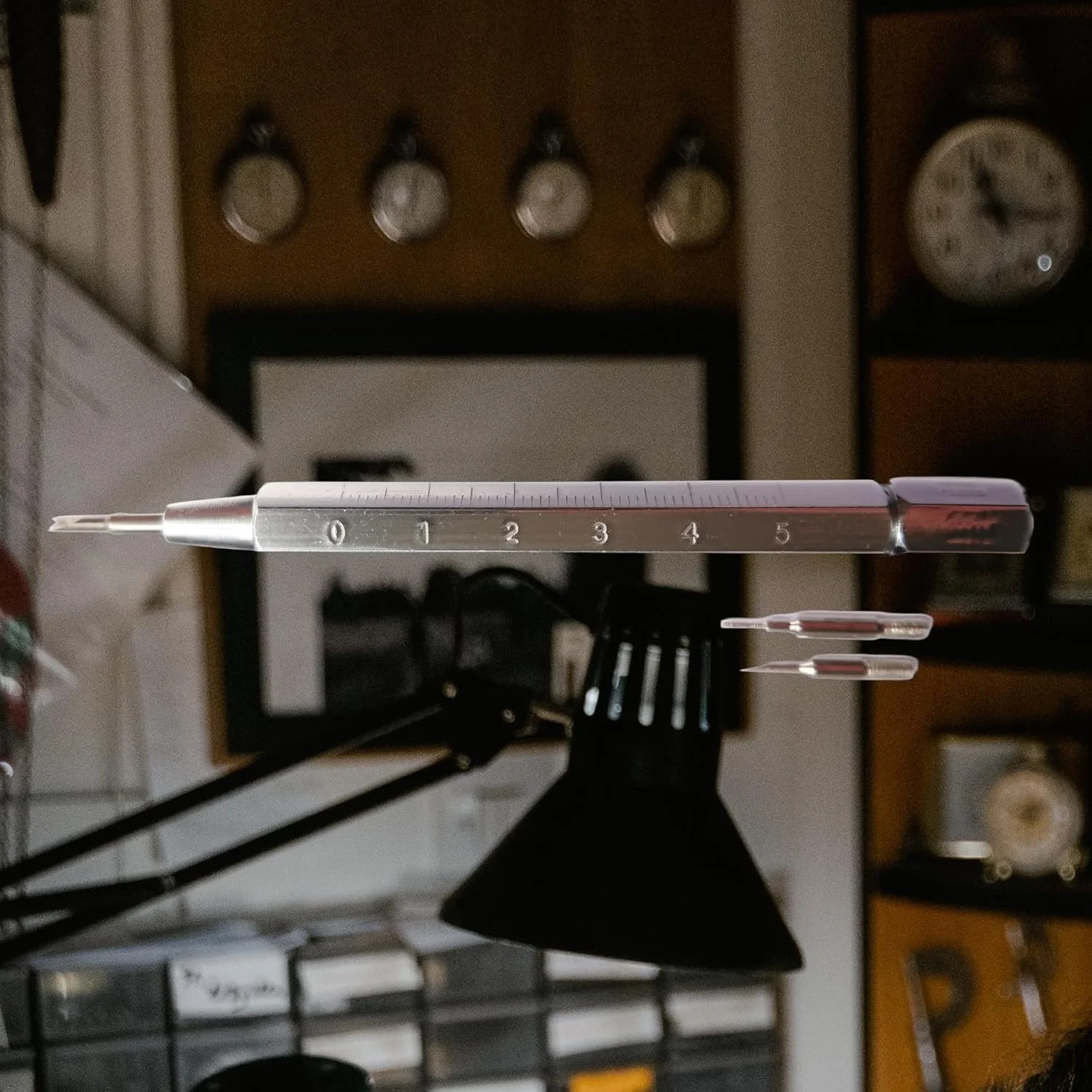 ابزار فنر درآر ساعت Actopus برای تعویض میله های بند ساعت