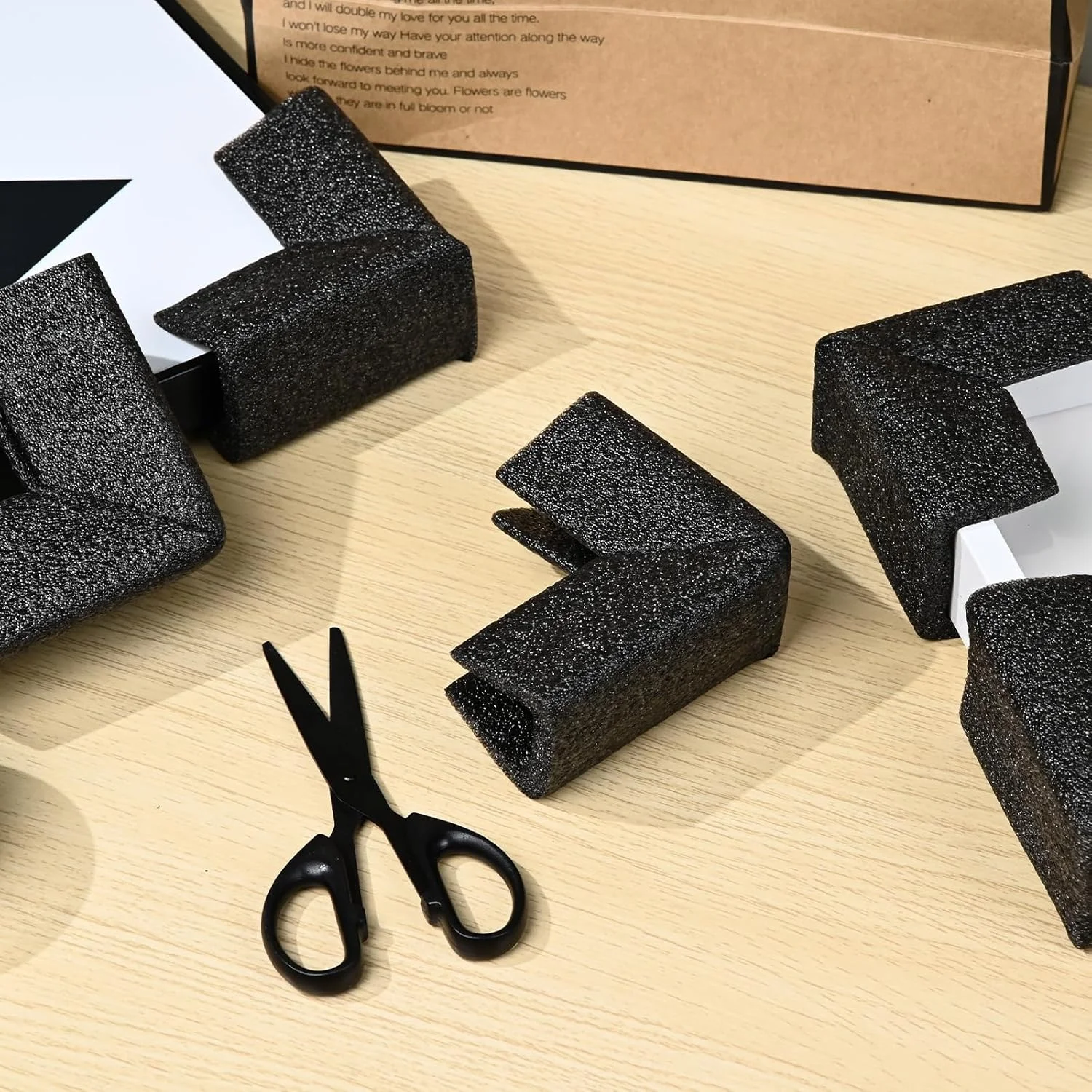 محافظ گوشه فومی Hiitytin بسته 48 عددی برای اسباب کشی آینه و تلویزیون، محافظ گوشه قاب فومی بسته بندی L شکل برای حمل و نقل، لوازم اسباب کشی برای محافظت از لبه عکس و آثار هنری (مشکی ساتن) محافظ گوشه فومی Hiitytin بسته 48 عددی برای اسباب کشی آینه و تلویزیون، محافظ گوشه قاب فومی بسته بندی L شکل برای حمل و نقل، لوازم اسباب کشی برای محافظت از لبه عکس و آثار هنری (مشکی ساتن)