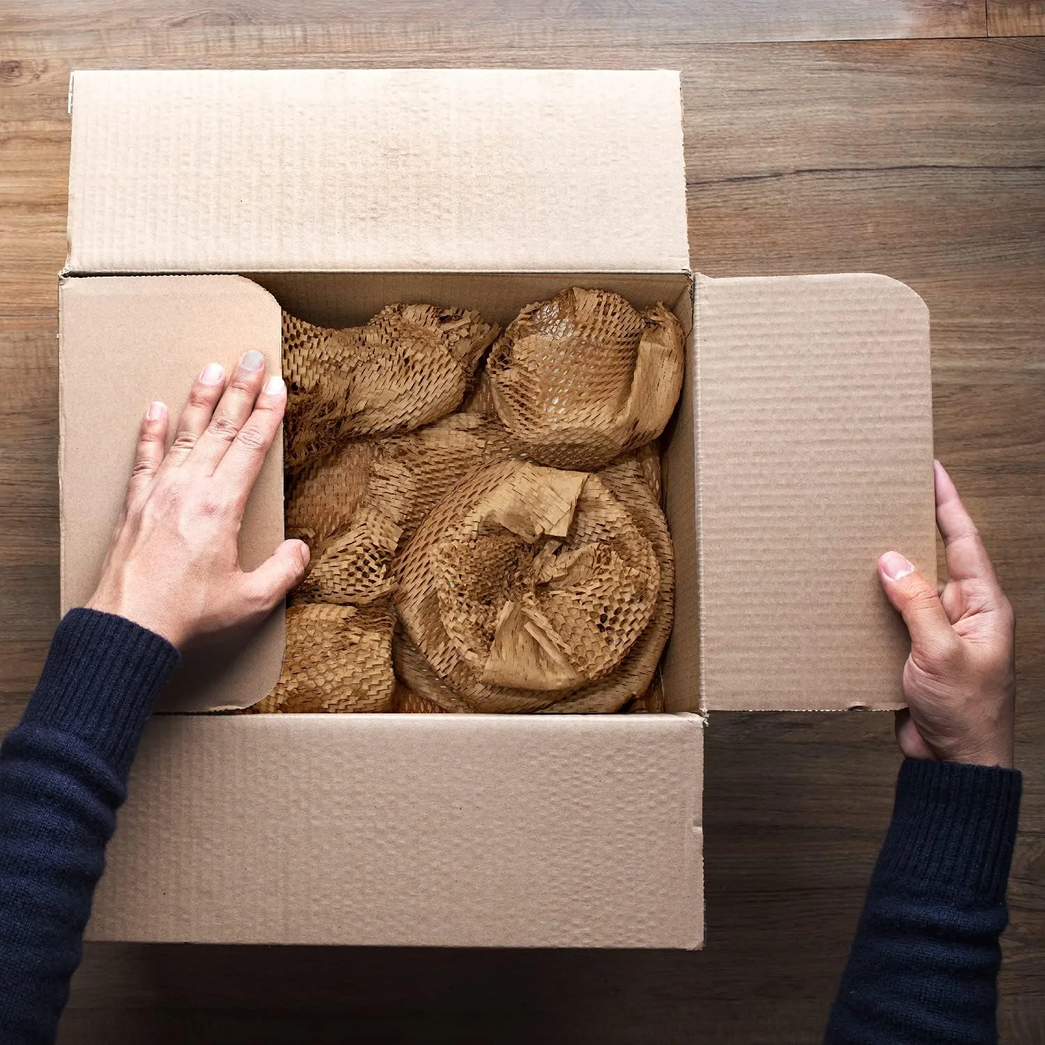 کاغذ بسته بندی لانه زنبوری اکودوسر 15 اینچ در 164 فوت برای لوازم اسباب کشی. مواد بسته بندی حبابدار سازگار با محیط زیست برای اسباب کشی. کاغذ بسته بندی برای بسته بندی اقلام شکننده. کاغذ کرافت برای بسته بندی لوازم حمل و نقل اسباب کشی. کاغذ بسته بندی لانه زنبوری اکودوسر 15 اینچ در 164 فوت برای لوازم اسباب کشی. مواد بسته بندی حبابدار سازگار با محیط زیست برای اسباب کشی. کاغذ بسته بندی برای بسته بندی اقلام شکننده. کاغذ کرافت برای بسته بندی لوازم حمل و نقل اسباب کشی.