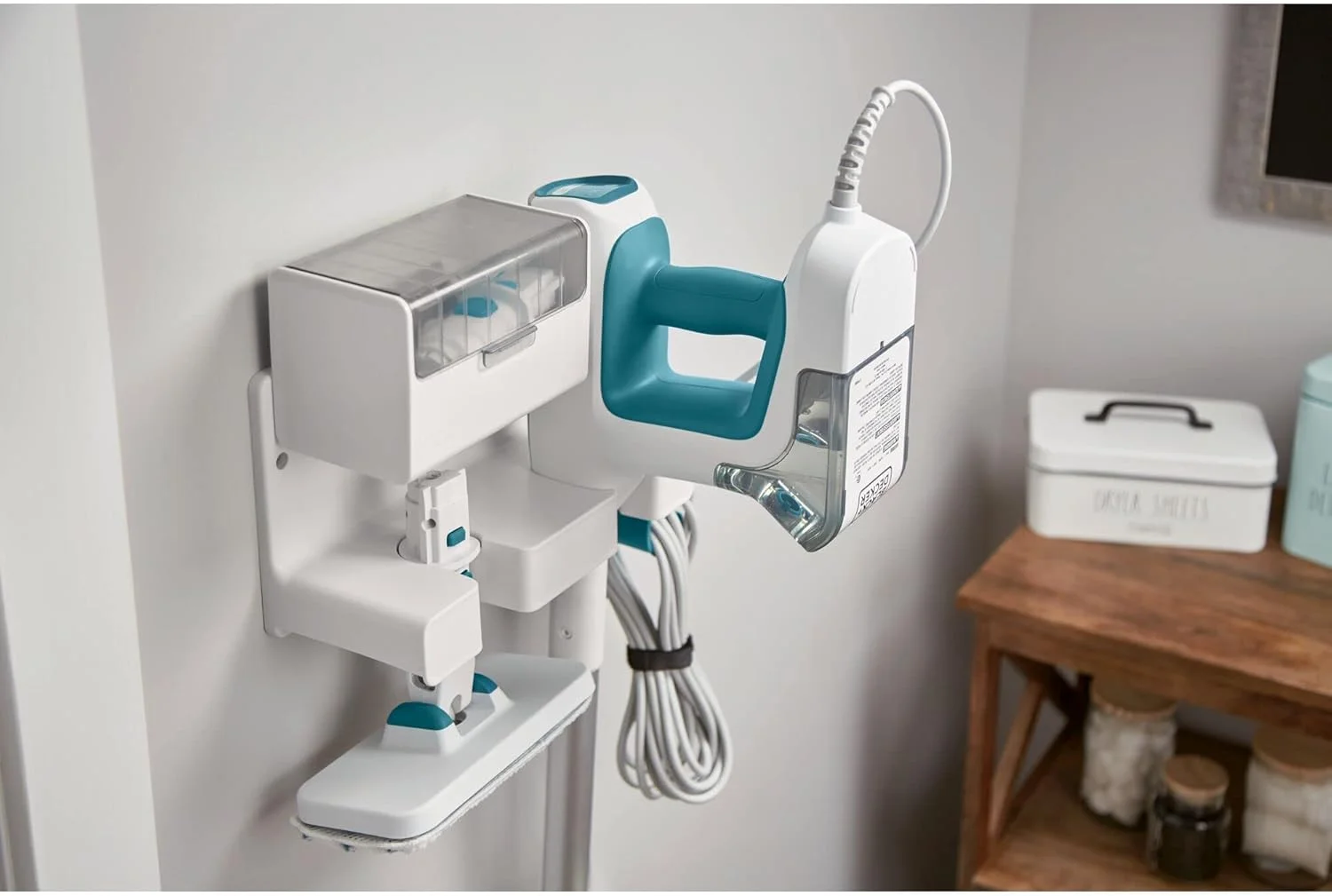 بخارشوی چند منظوره بلک اند دکر مدل SteamSystem BHSM15FX10-QS با توان 1500 وات به همراه 10 لوازم جانبی - از بین بردن 99.9% باکتری ها و میکروب ها بدون مواد شیمیایی - زمان گرم شدن 30 ثانیه