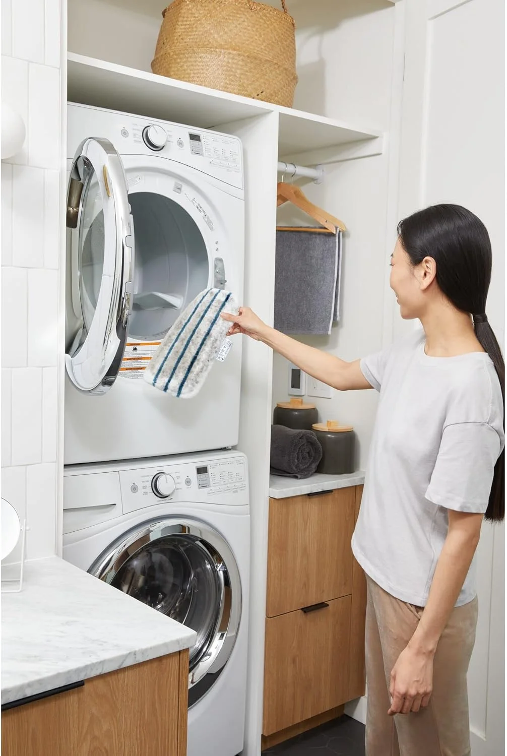 بخارشوی چند منظوره بلک اند دکر مدل SteamSystem BHSM15FX10-QS با توان 1500 وات به همراه 10 لوازم جانبی - از بین بردن 99.9% باکتری ها و میکروب ها بدون مواد شیمیایی - زمان گرم شدن 30 ثانیه