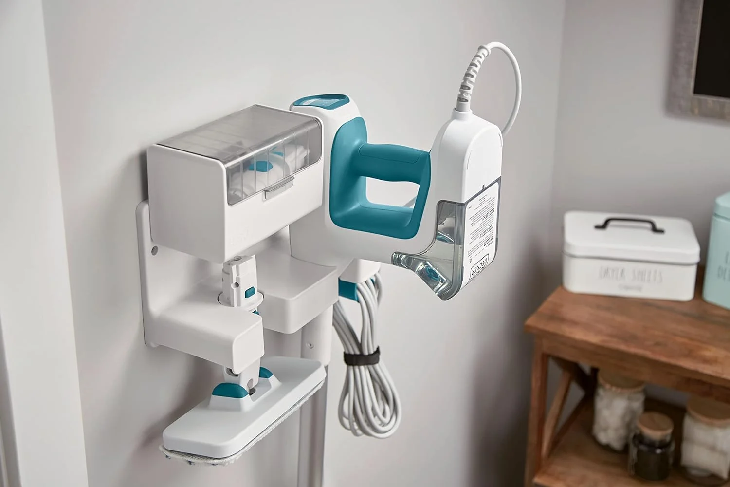 بخارشوی چند منظوره بلک اند دکر مدل SteamSystem BHSM15FX10-QS با توان 1500 وات به همراه 10 لوازم جانبی - از بین بردن 99.9% باکتری ها و میکروب ها بدون مواد شیمیایی - زمان گرم شدن 30 ثانیه