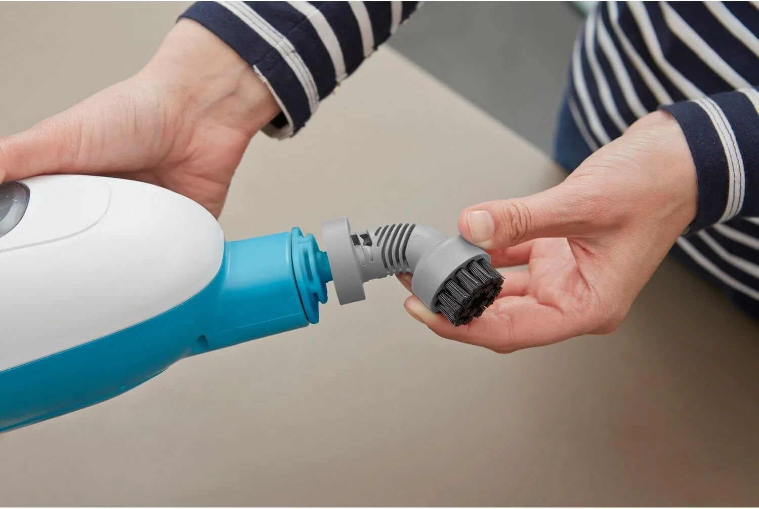 بخارشوی چند منظوره 10 در 1 بلک اند دکر مدل FSMH13E10-QS (1300 وات، تمیز کننده بخار برای نظافت بهداشتی، مجموعه لوازم جانبی بزرگ + بخارشوی دستی قابل جدا شدن، استفاده آسان)