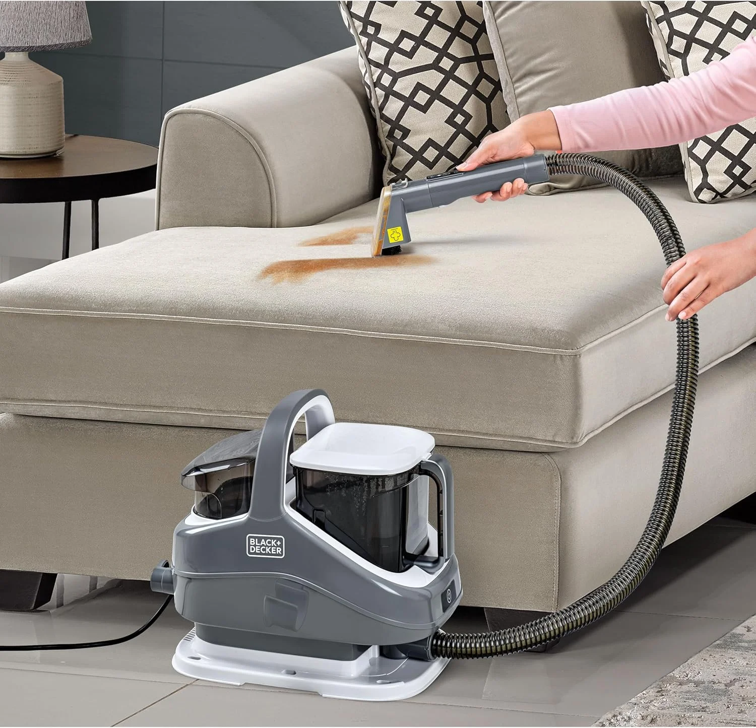 دستگاه تمیز کننده چند منظوره 3 در 1 بلک اند دکر | قدرت 1300 وات و مکش 12 کیلو پاسکال | تمیز کردن عمیق مبل، روکش و لکه ها | سیستم مخزن دوتایی | بخار داخلی با خاموش شدن خودکار | BHSC1350CHS-B5