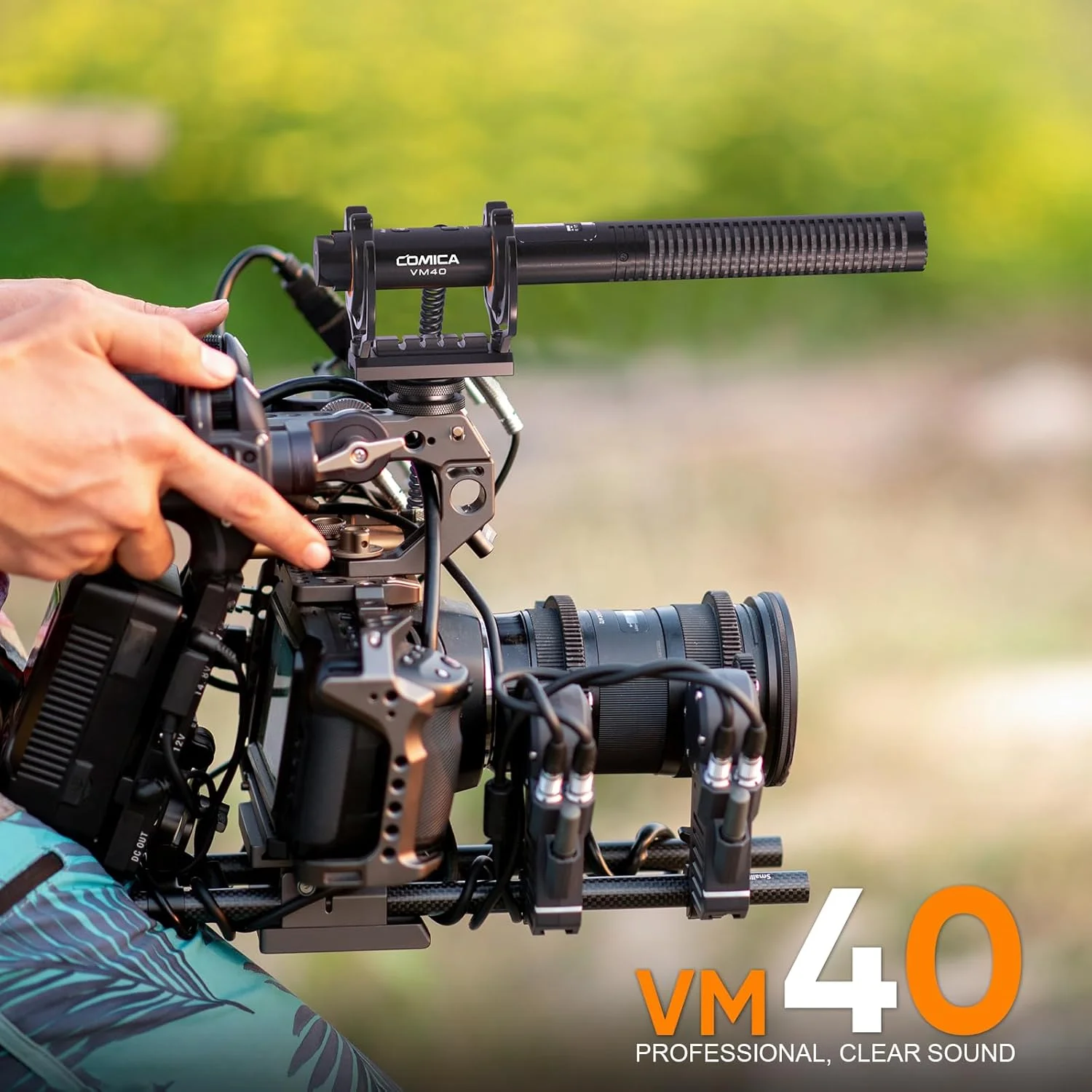 فرستنده میکروفون شاتگان بی‌سیم Comica VM40، حافظه 32 گیگابایتی، ضبط شناور 32 بیتی، برد 200 متری، سوپر کاردیوئید، فیلتر برش پایین، میکروفون جهت‌دار برای فیلمسازان، مصاحبه‌ها، خبرنگاران