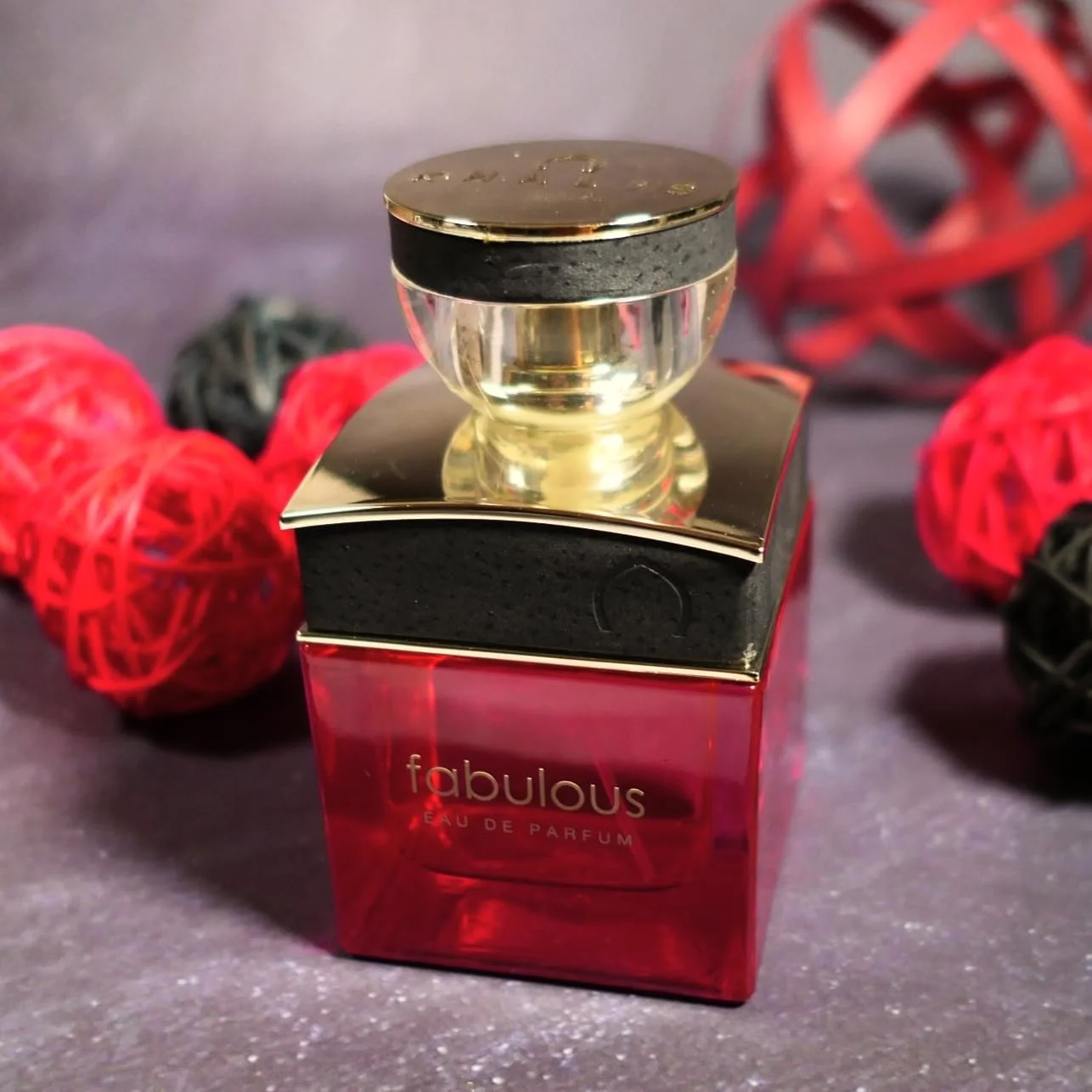 ادکلن زنانه فابولوس Fabulous Eau de Parfum حجم 100 میل - عطری شرقی، تازه و گلی با رایحه مرکبات، سبزیجات، یاس، گل برف، سدر، مشک و چوب، محبوب به دلیل ماندگاری بالا و رایحه جذاب ادکلن زنانه فابولوس Fabulous Eau de Parfum حجم 100 میل - عطری شرقی، تازه و گلی با رایحه مرکبات، سبزیجات، یاس، گل برف، سدر، مشک و چوب، محبوب به دلیل ماندگاری بالا و رایحه جذاب