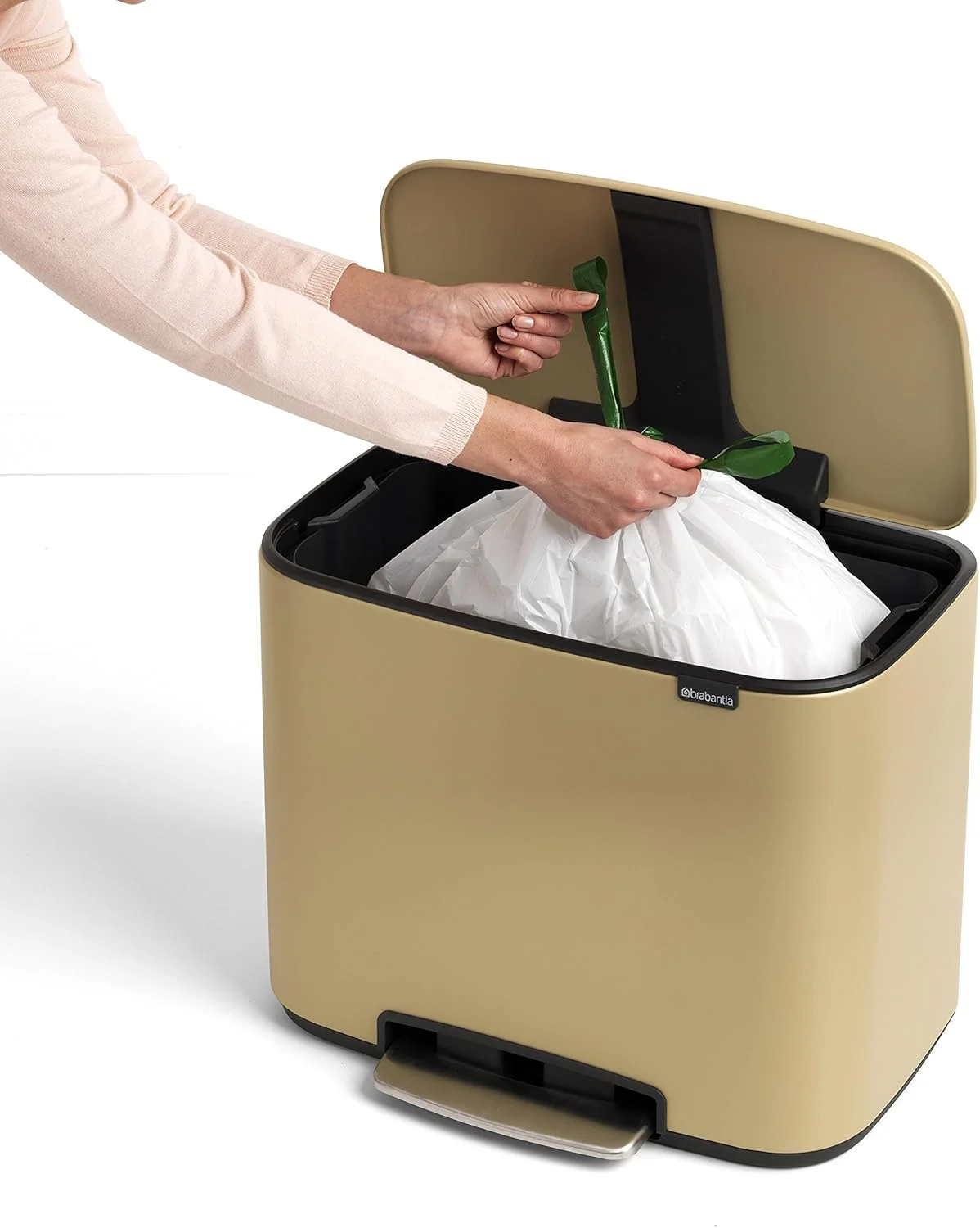 سطل پدالی 36 لیتری برابانتیا مدل Bo 121623، استیل، ساحل طلایی معدنی، 36 لیتر سطل پدالی 36 لیتری برابانتیا مدل Bo 121623، استیل، ساحل طلایی معدنی، 36 لیتر