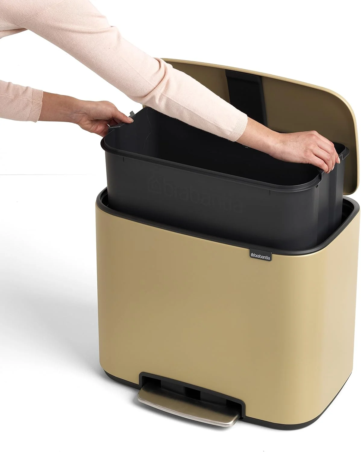 سطل پدالی 36 لیتری برابانتیا مدل Bo 121623، استیل، ساحل طلایی معدنی، 36 لیتر سطل پدالی 36 لیتری برابانتیا مدل Bo 121623، استیل، ساحل طلایی معدنی، 36 لیتر