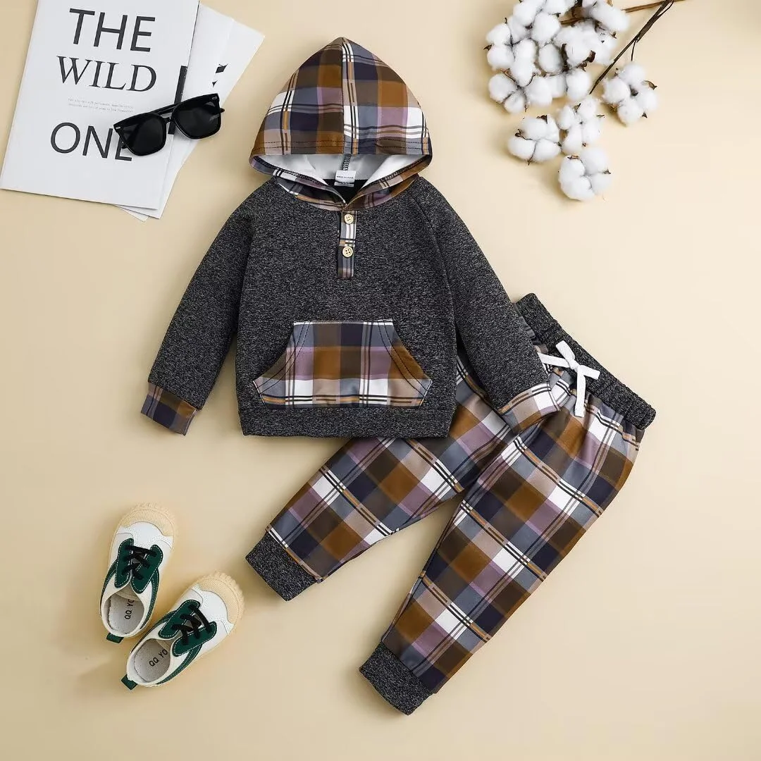 ست لباس پسرانه بچه گانه پاییزه زمستانه، بلوز آستین بلند کلاه دار دکمه دار چهارخانه و شلوار، سایز 12 ماه تا 5 سال ست لباس پسرانه بچه گانه پاییزه زمستانه، بلوز آستین بلند کلاه دار دکمه دار چهارخانه و شلوار، سایز 12 ماه تا 5 سال