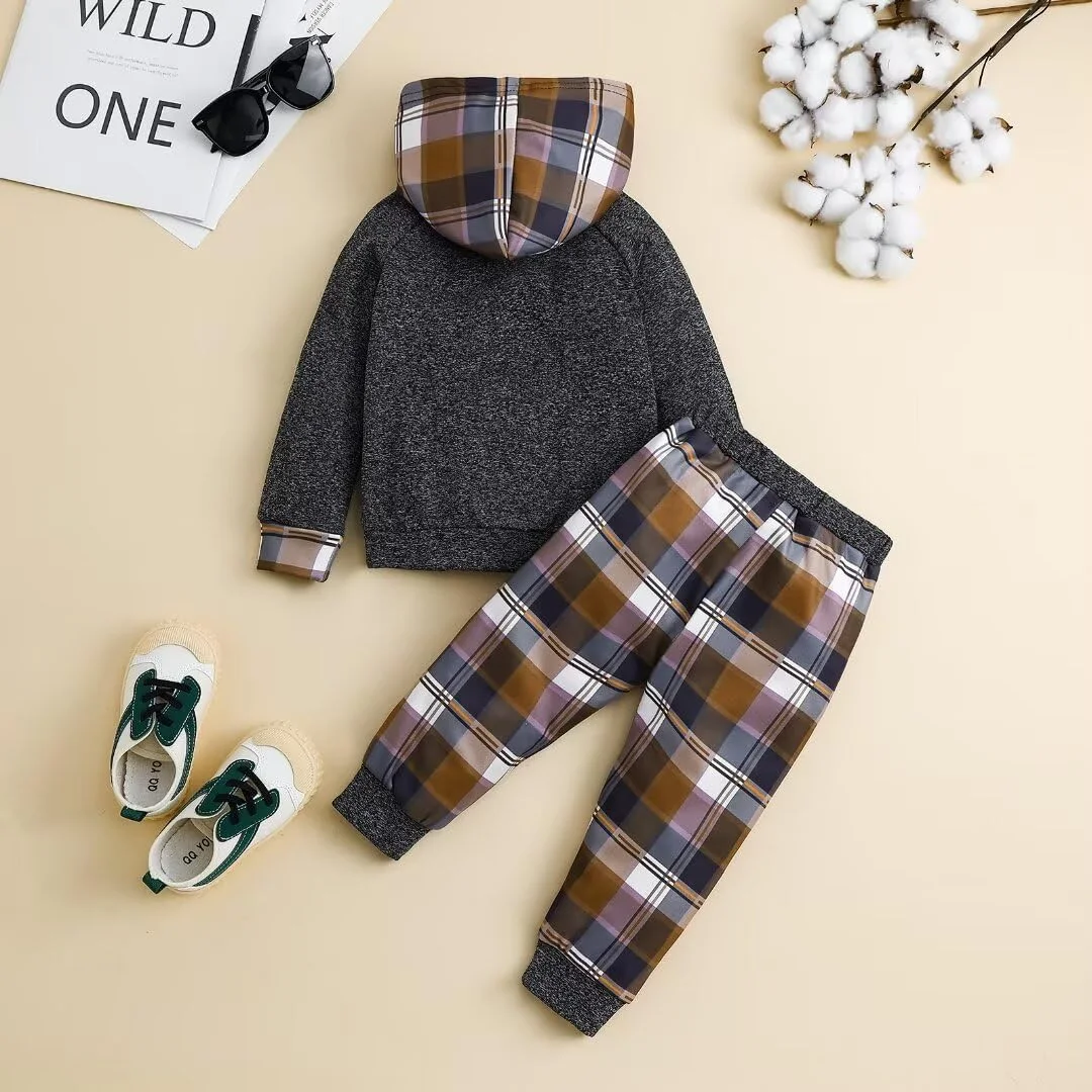 ست لباس پسرانه بچه گانه پاییزه زمستانه، بلوز آستین بلند کلاه دار دکمه دار چهارخانه و شلوار، سایز 12 ماه تا 5 سال ست لباس پسرانه بچه گانه پاییزه زمستانه، بلوز آستین بلند کلاه دار دکمه دار چهارخانه و شلوار، سایز 12 ماه تا 5 سال