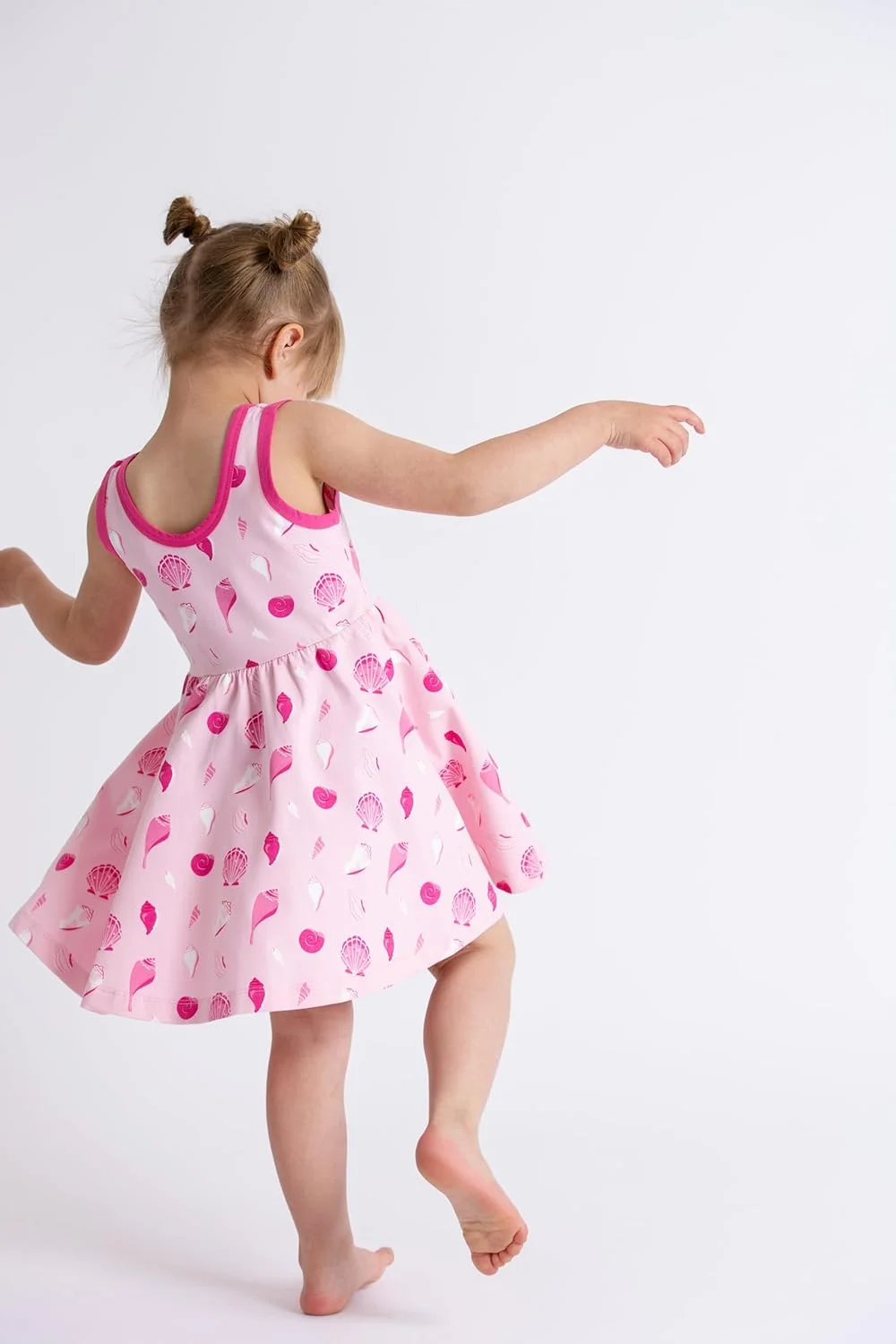 لباس دخترانه ارگانیک بدون آستین طرح Let's Dance مونیکا + اندی (تک عددی) لباس دخترانه ارگانیک بدون آستین طرح Let's Dance مونیکا + اندی (تک عددی)