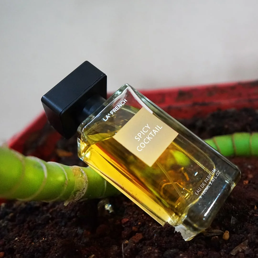 ادکلن مردانه/زنانه La French Spicy Cocktail Eau De Parfum 100ml | عطر ماندگار و با کیفیت | رایحه گرم و معطر دارچین | عطر لوکس | مناسب برای تمام مناسبت ها ادکلن مردانه/زنانه La French Spicy Cocktail Eau De Parfum 100ml | عطر ماندگار و با کیفیت | رایحه گرم و معطر دارچین | عطر لوکس | مناسب برای تمام مناسبت ها