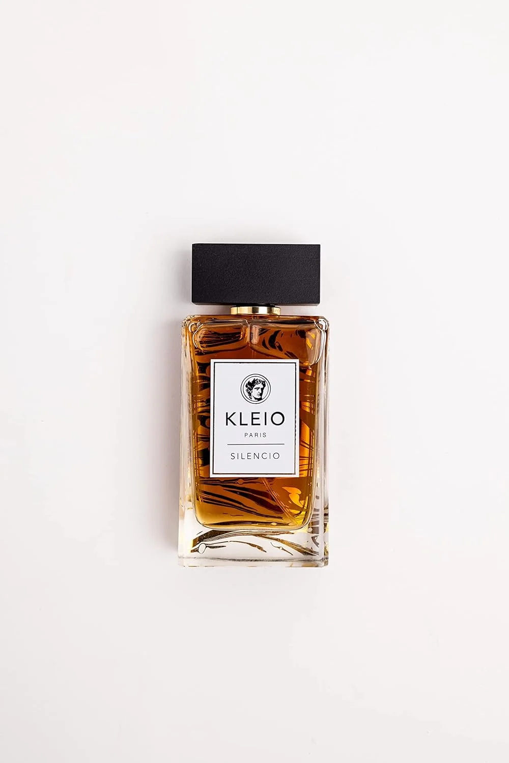 ادکلن زنانه کلیو پاریس مدل SILENCIO EDP حجم 100 میلی لیتر، رایحه ای هوس انگیز و شهوانی با تعادل قدرت و شیرینی، دارای رایحه های گلی کرمی. ادکلن زنانه کلیو پاریس مدل SILENCIO EDP حجم 100 میلی لیتر، رایحه ای هوس انگیز و شهوانی با تعادل قدرت و شیرینی، دارای رایحه های گلی کرمی.