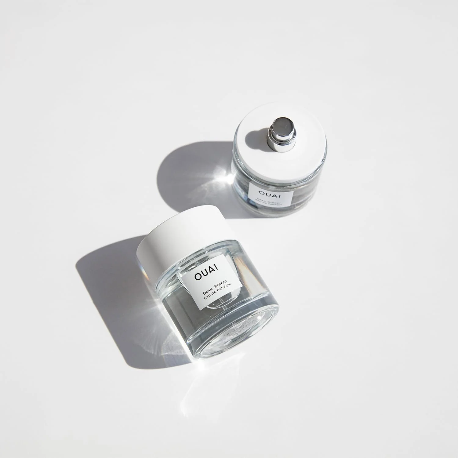 ادو پرفیوم دین استریت اوای. عطری ظریف و مناسب برای استفاده روزمره. این عطر گلی با طراوت، دارای رایحه مرکبات، زردآلو و مگنولیا، و رگه های ظریف گل رز و مشک است (50 میلی لیتر) ادو پرفیوم دین استریت اوای. عطری ظریف و مناسب برای استفاده روزمره. این عطر گلی با طراوت، دارای رایحه مرکبات، زردآلو و مگنولیا، و رگه های ظریف گل رز و مشک است (50 میلی لیتر)