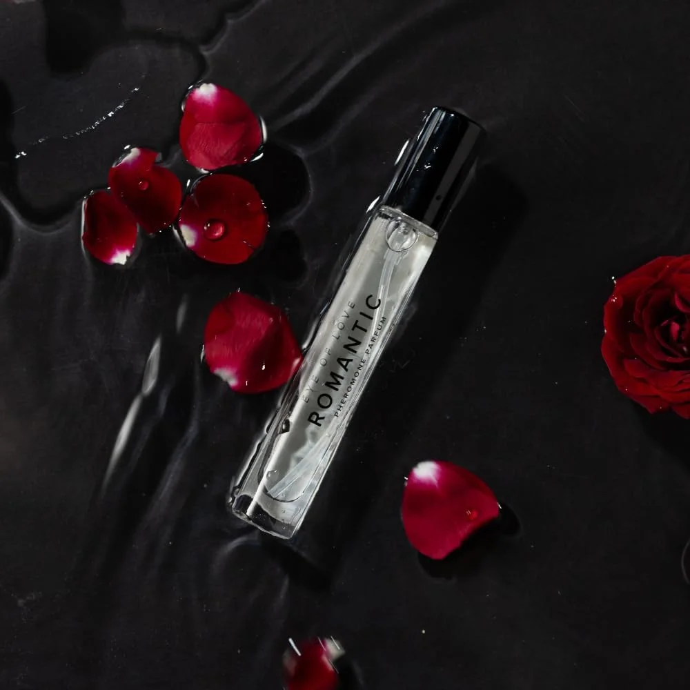 عطر فرمونی مردانه Romantic By Eye of Love برای جذب زنان، با بالاترین غلظت، سایز مسافرتی 10 میلی لیتر عطر فرمونی مردانه Romantic By Eye of Love برای جذب زنان، با بالاترین غلظت، سایز مسافرتی 10 میلی لیتر