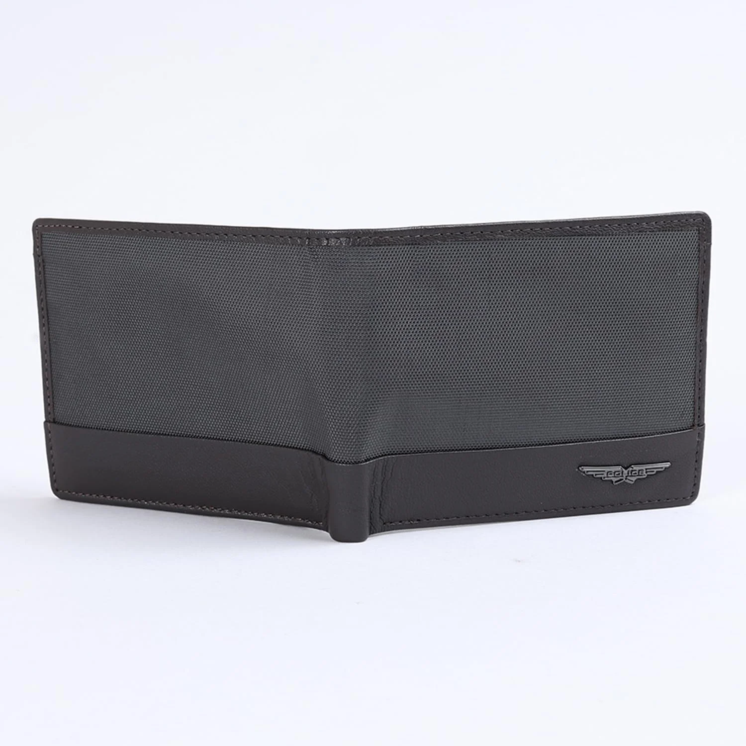 کیف پول مردانه پلیس مدل Nadre-Bi-Fold خاکستری و قهوه ای از جنس نایلون | 4 جای کارت | 2 جیب داخلی و 2 محفظه اسکناس تمام قد