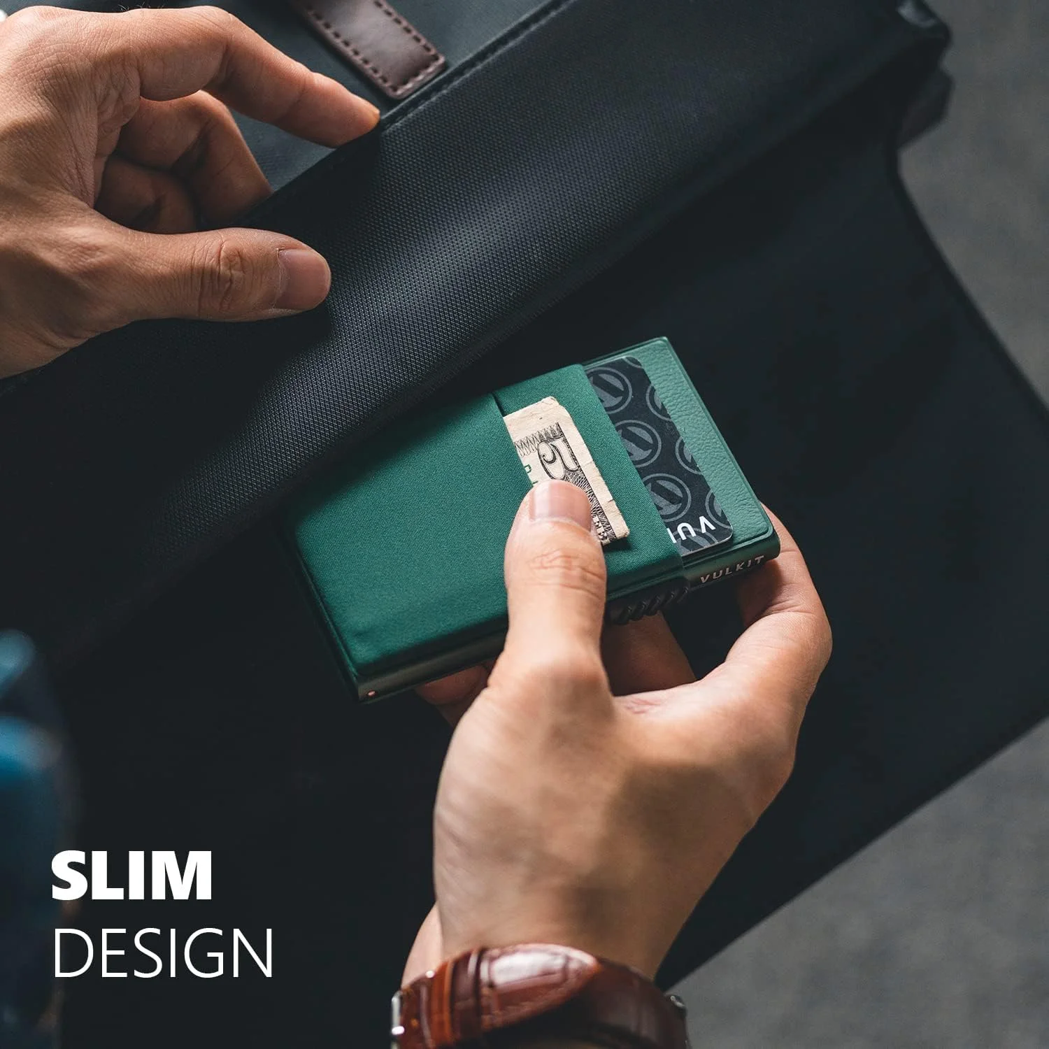 کیف پول مینیمالیستی VULKIT با جای کارت شناسایی، جیب EDC، جا کارتی پاپ آپ، محافظ RFID، طراحی باریک مناسب برای ایرتگ، پول نقد، سکه و کارت های اعتباری