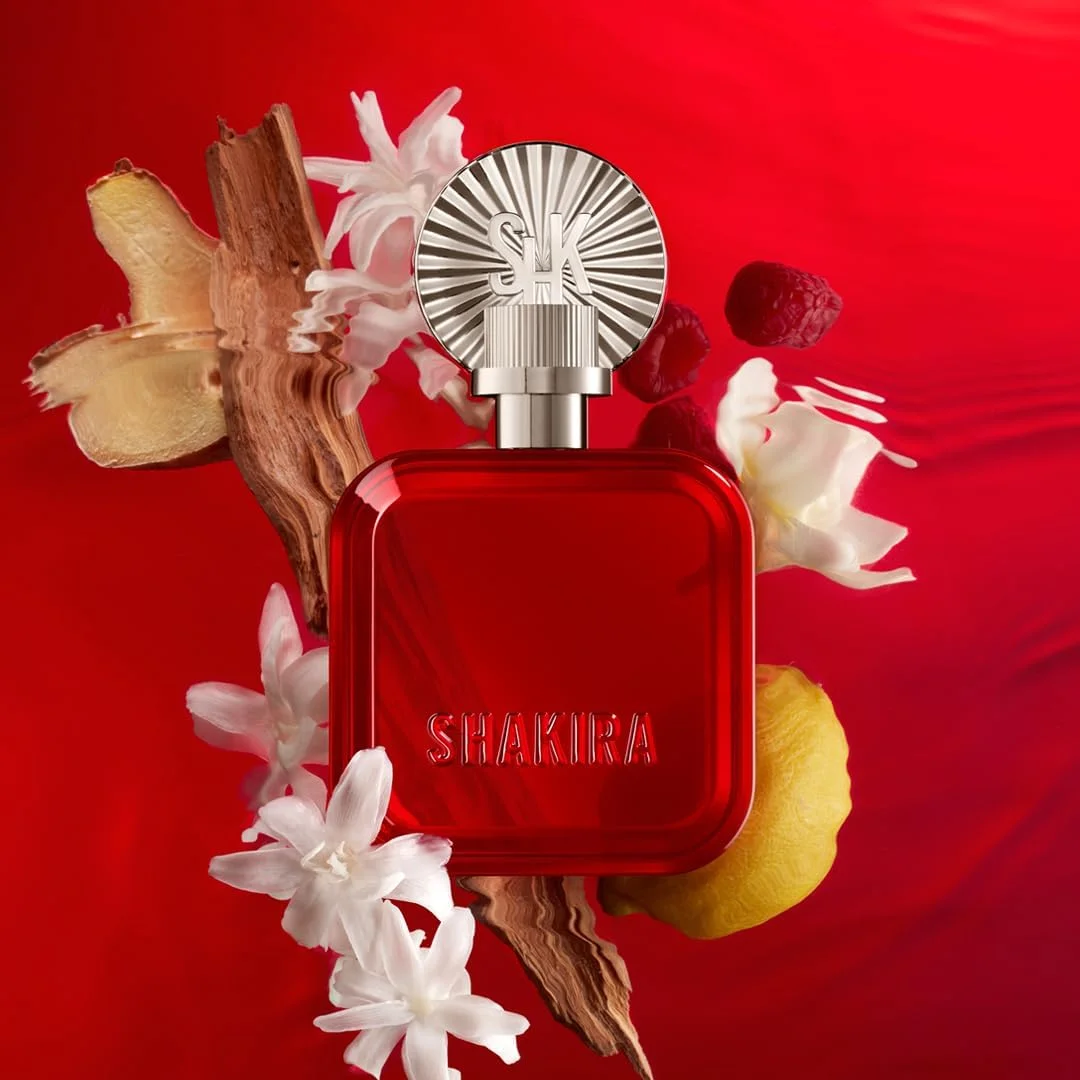 عطر زنانه شکیرا - ROJO Eau de Parfum - ماندگاری طولانی - رایحه ای قدرتمند، حسی و جذاب - نت های گلی، ادویه ای و کهربایی - ایده آل برای استفاده روزانه - 80 میلی لیتر عطر زنانه شکیرا - ROJO Eau de Parfum - ماندگاری طولانی - رایحه ای قدرتمند، حسی و جذاب - نت های گلی، ادویه ای و کهربایی - ایده آل برای استفاده روزانه - 80 میلی لیتر